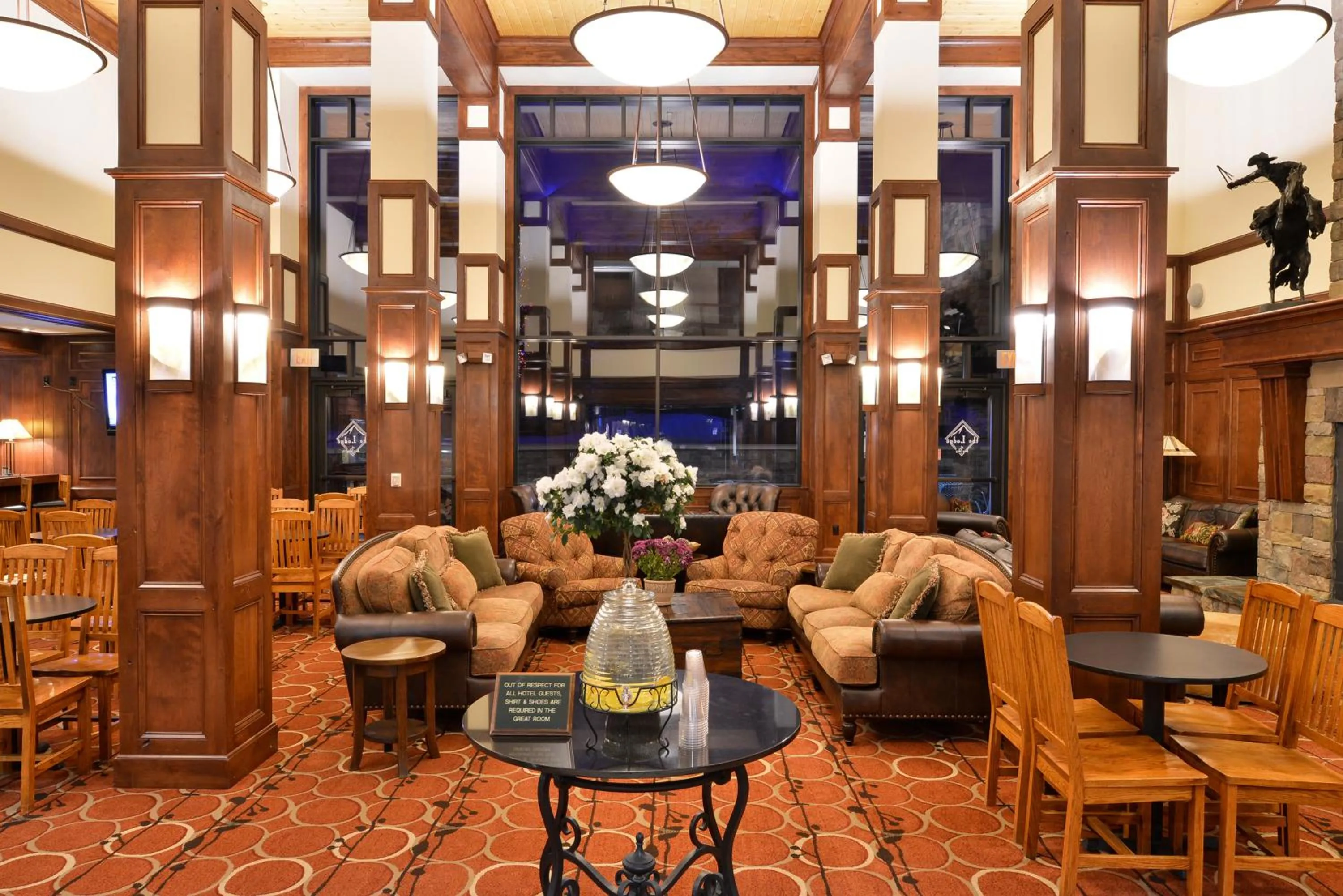 Seating area in The Lodge at Big Sky