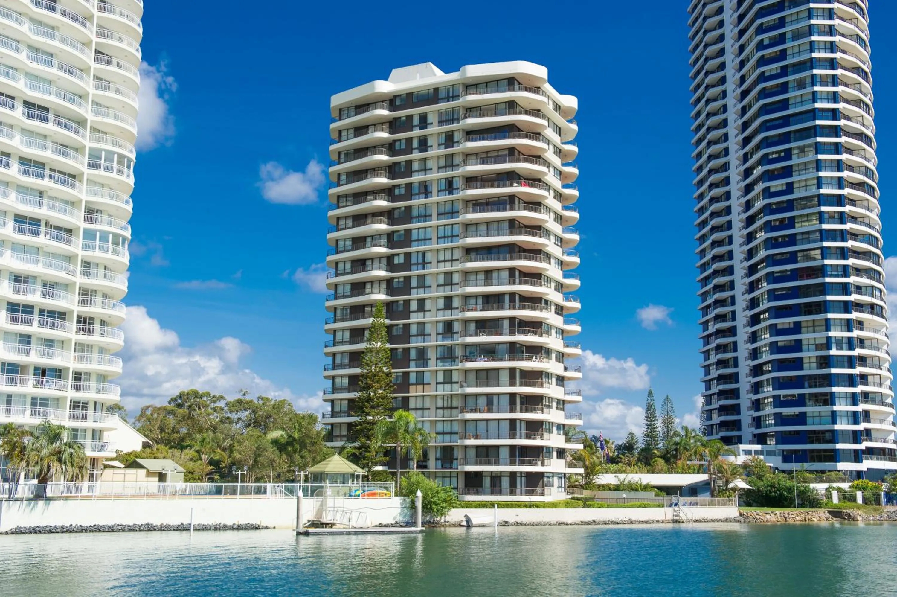 Property building in Broadwater Shores Waterfront Apartments