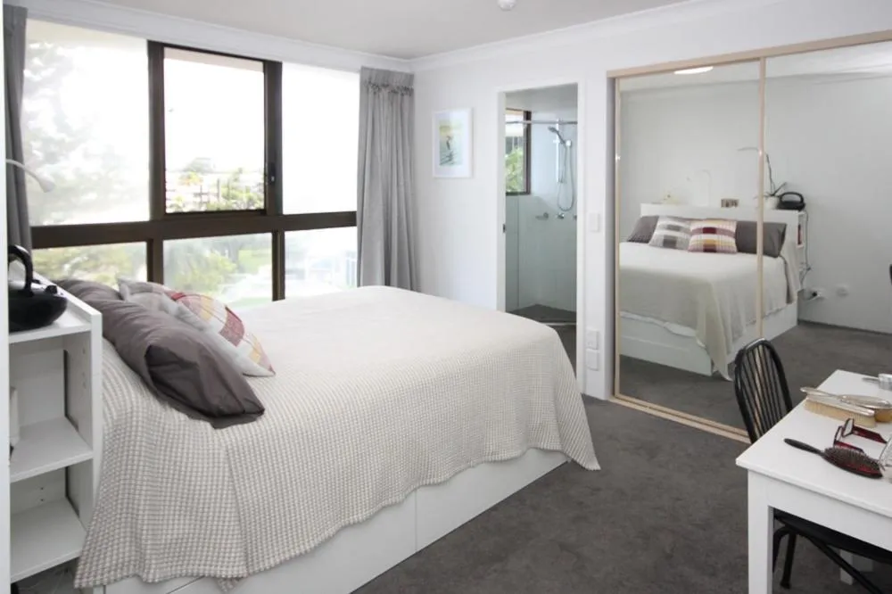 Bedroom, Bed in Broadwater Shores Waterfront Apartments