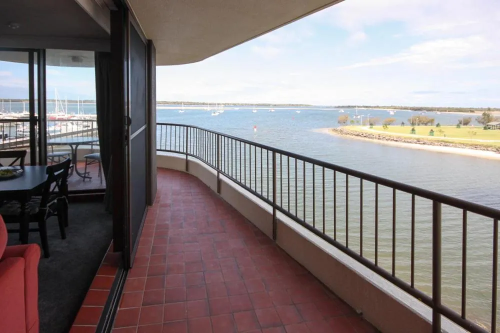 Balcony/Terrace in Broadwater Shores Waterfront Apartments