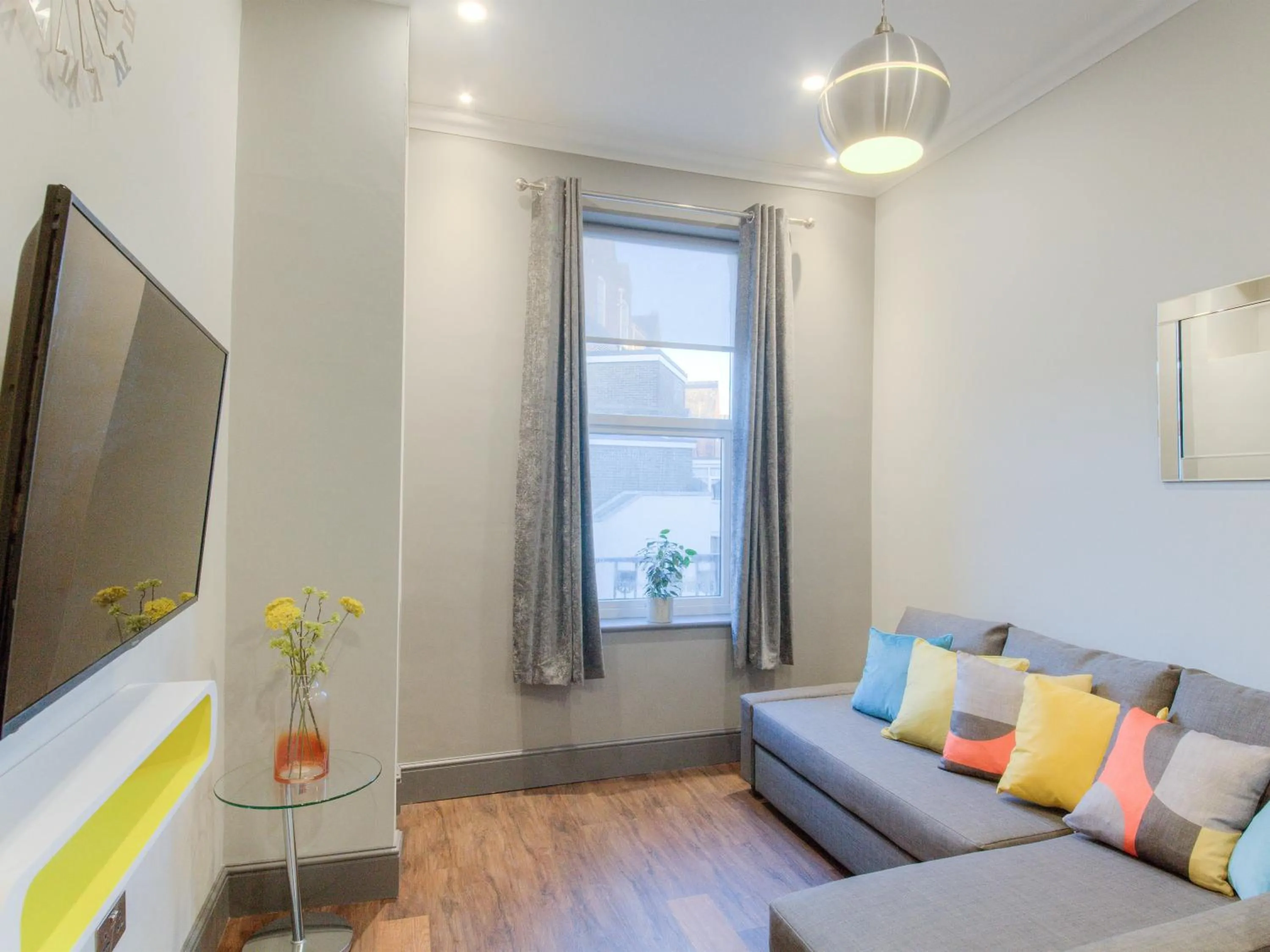 Bedroom in Remaotel The Bromley Apartments