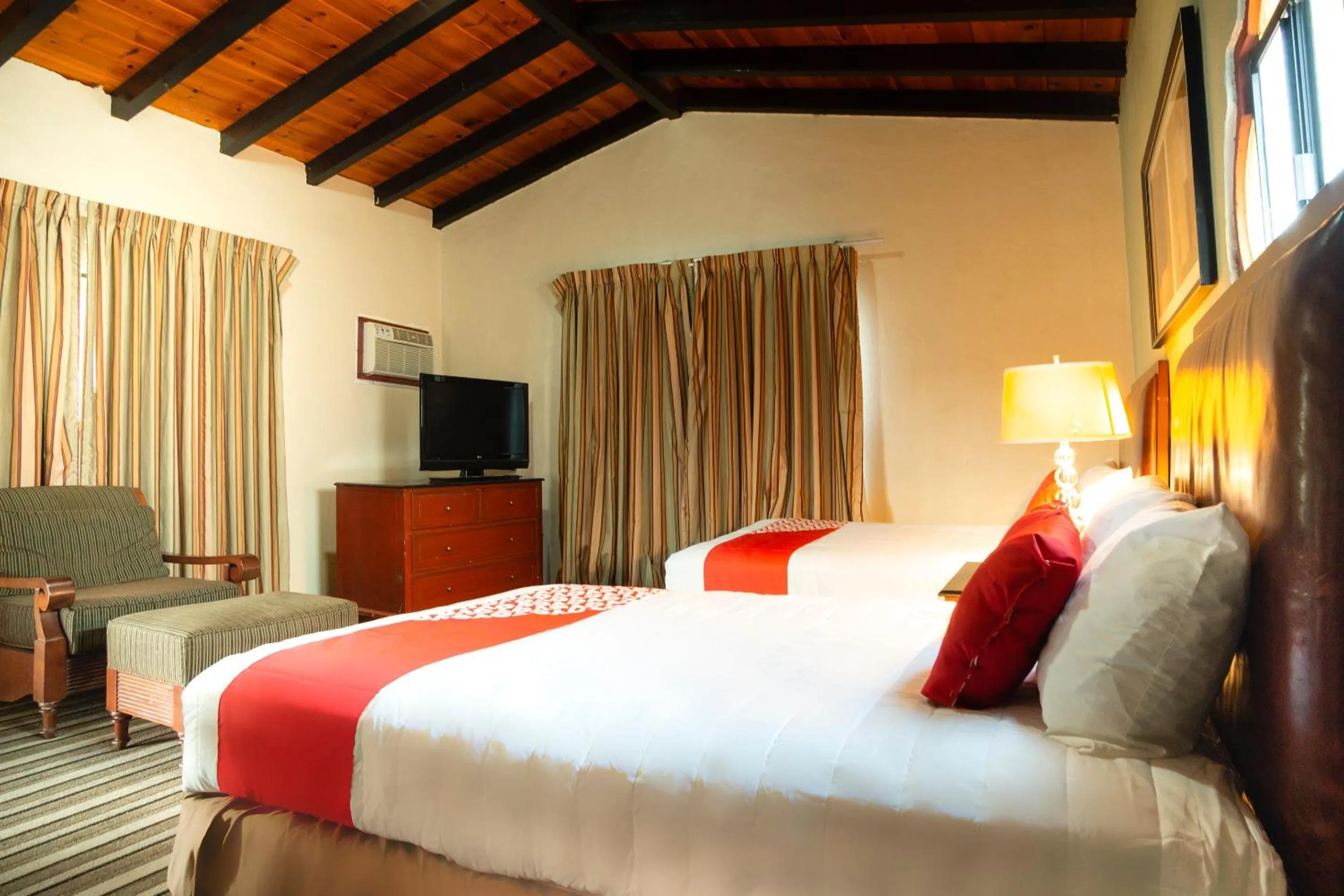 Bedroom in OYO Hotel Hacienda Don Luis, Rosarito