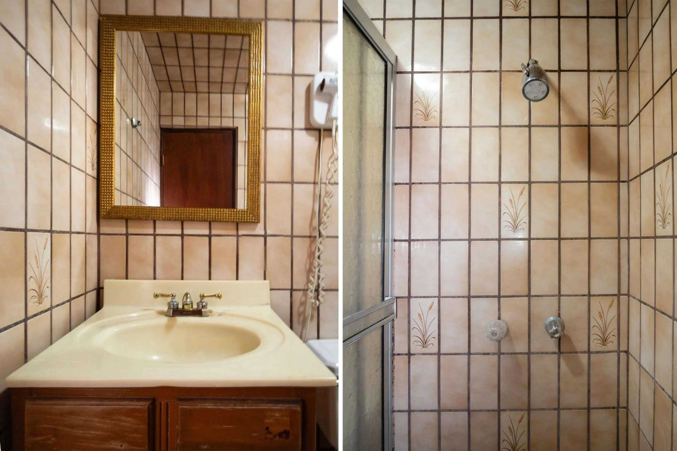 Bathroom in OYO Hotel Hacienda Don Luis, Rosarito