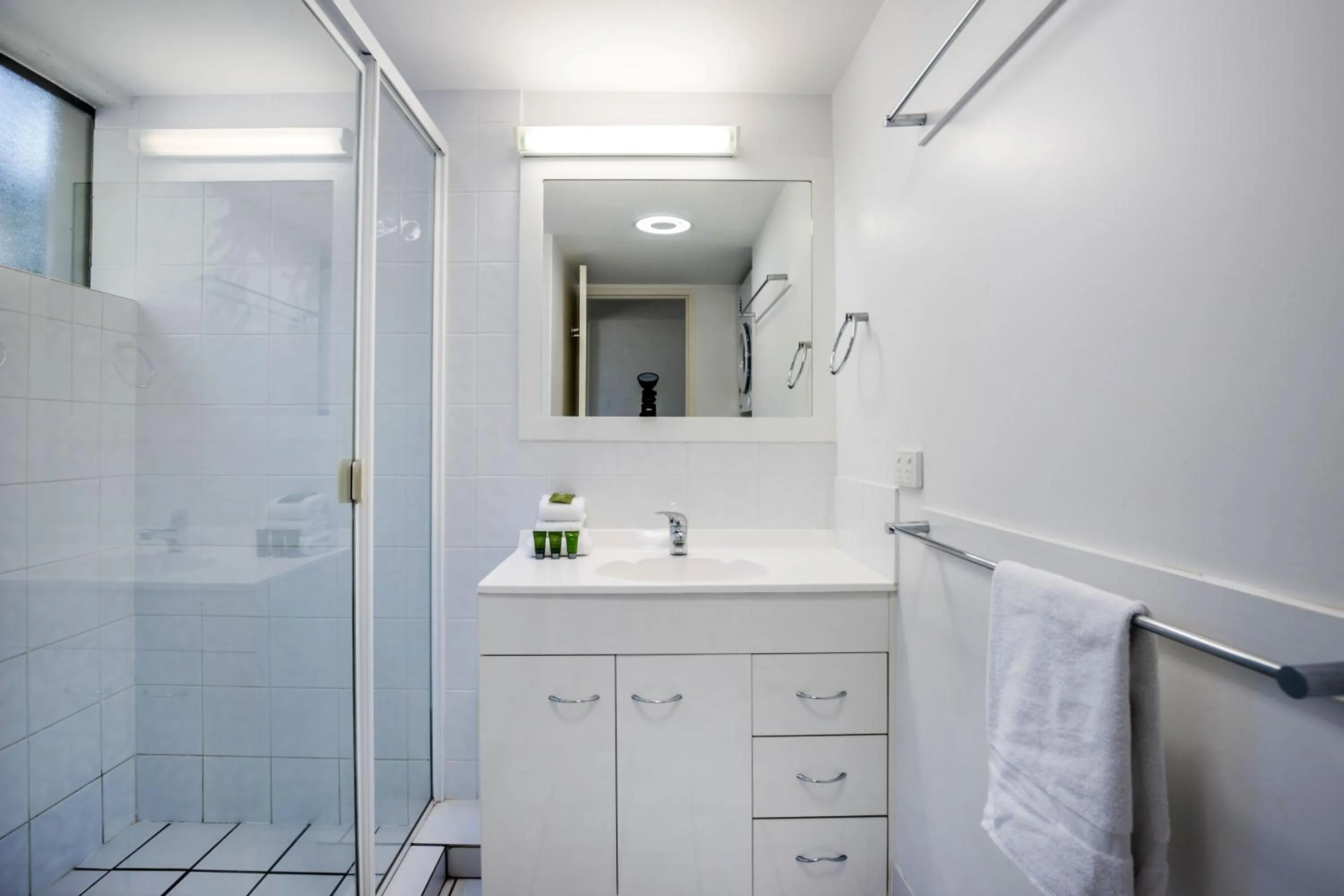 Bathroom in Saks on Hastings