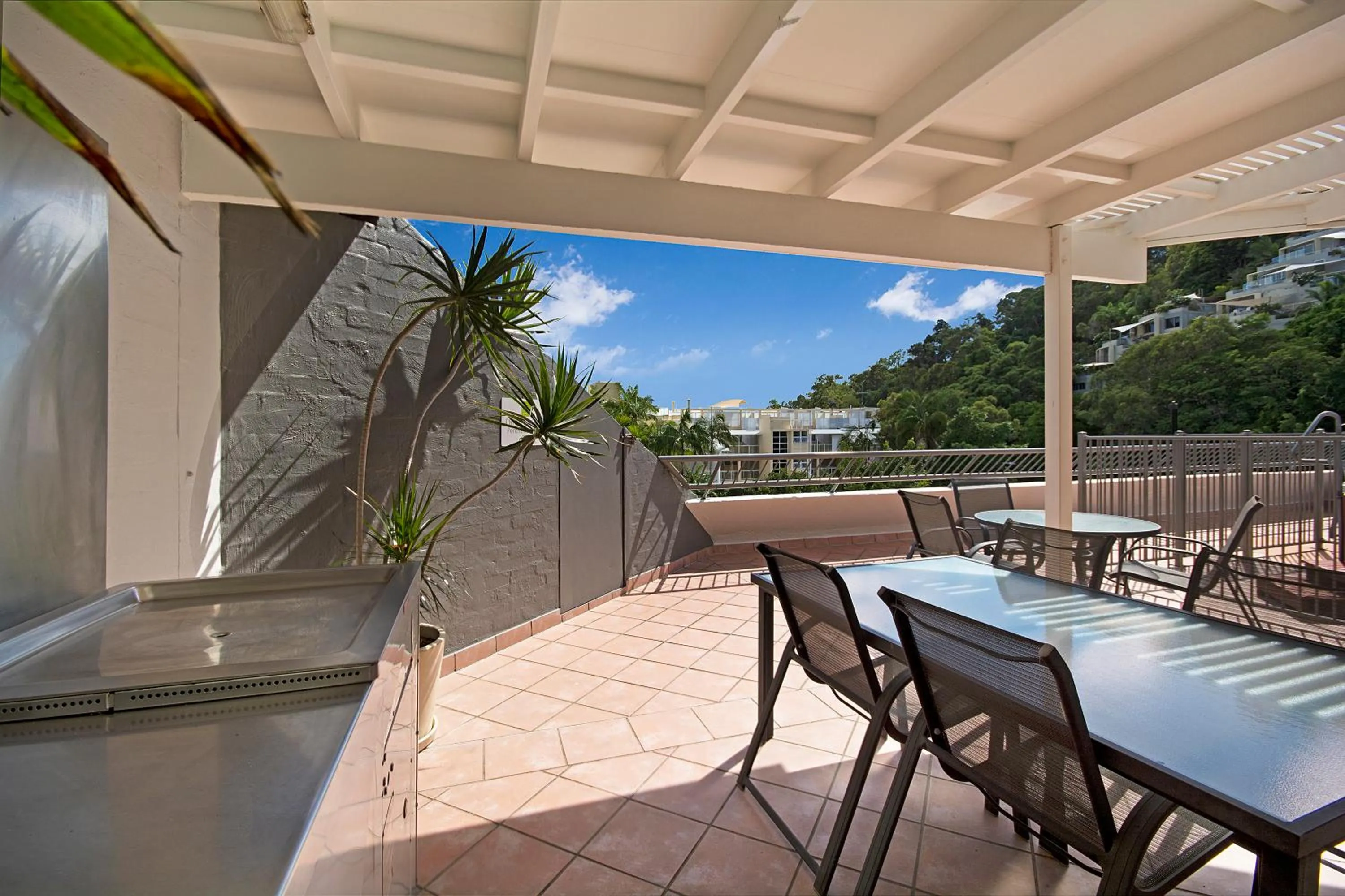 Patio in Saks on Hastings