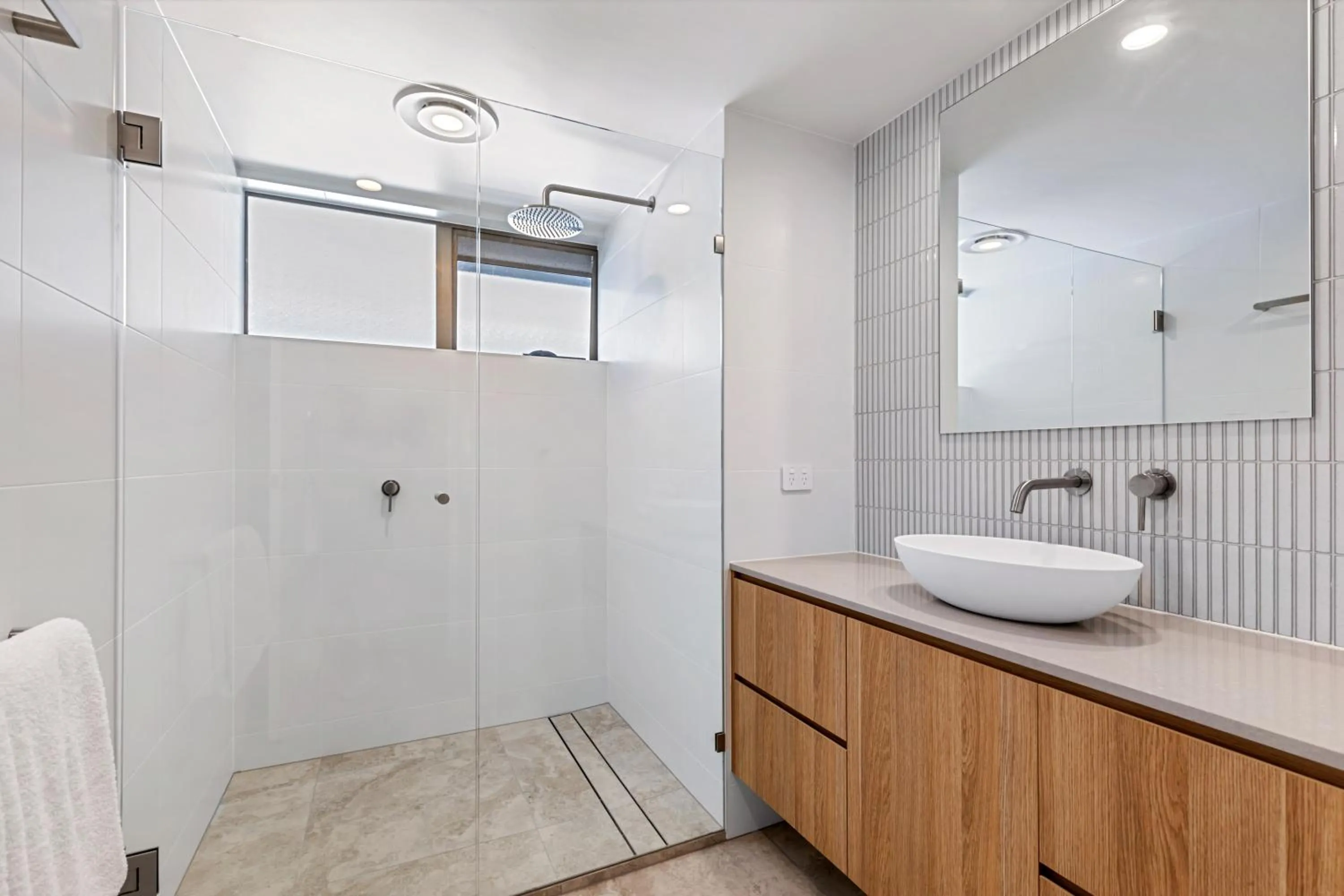 Bathroom in Saks on Hastings