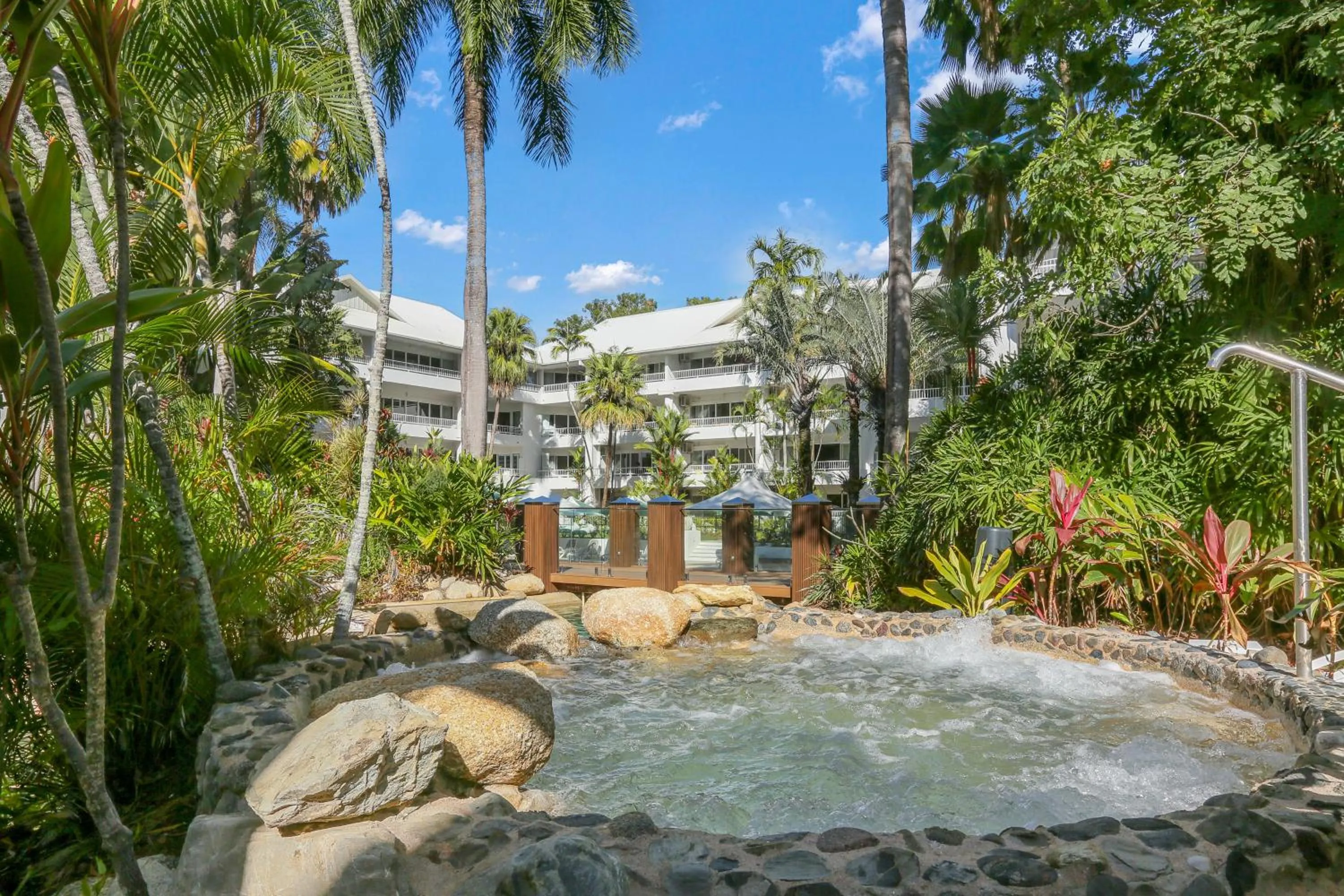 Hot Tub in Alamanda Palm Cove by Lancemore