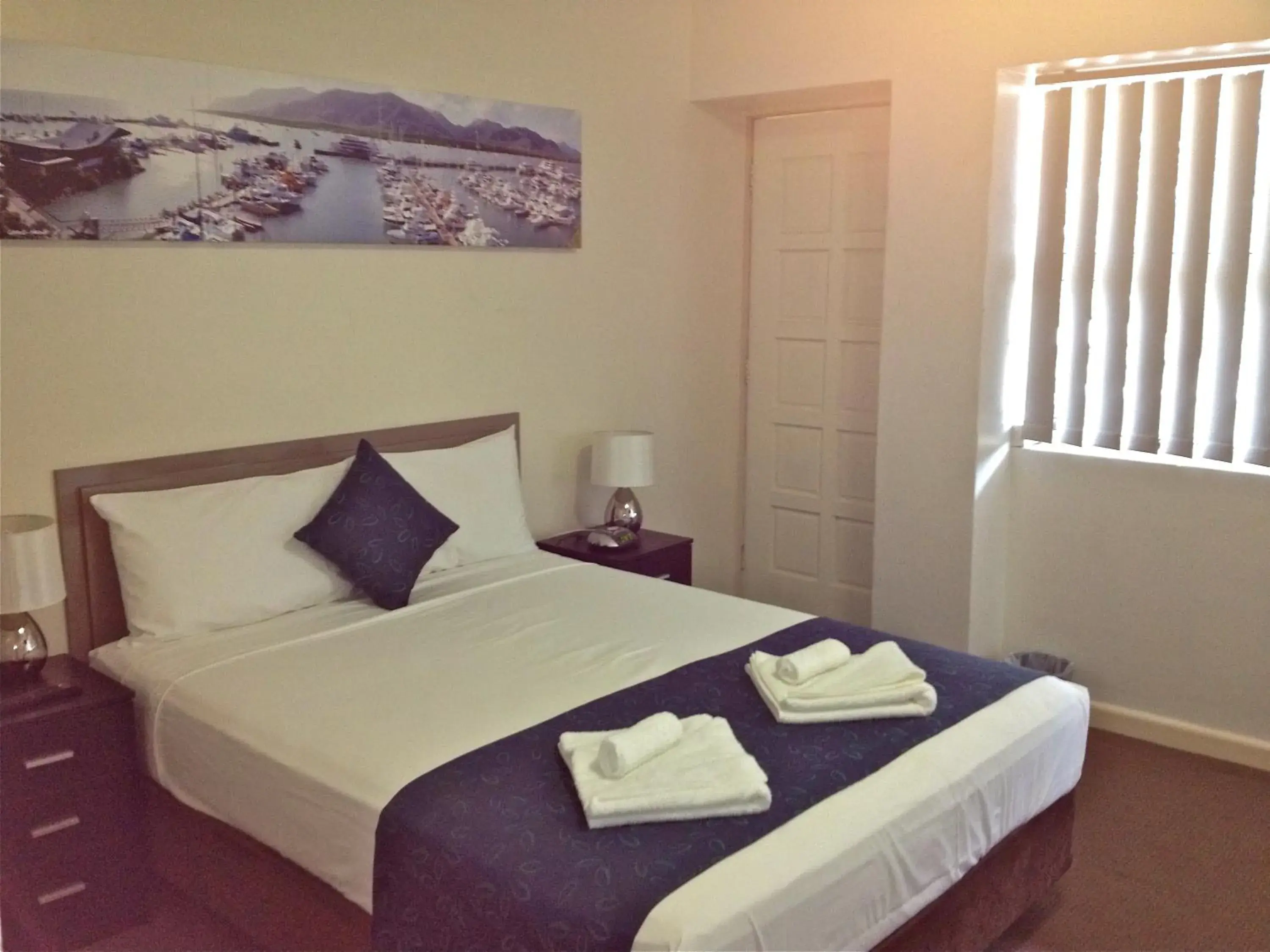 Queen Room in Lees Hotel Queen Room in Lees Hotel