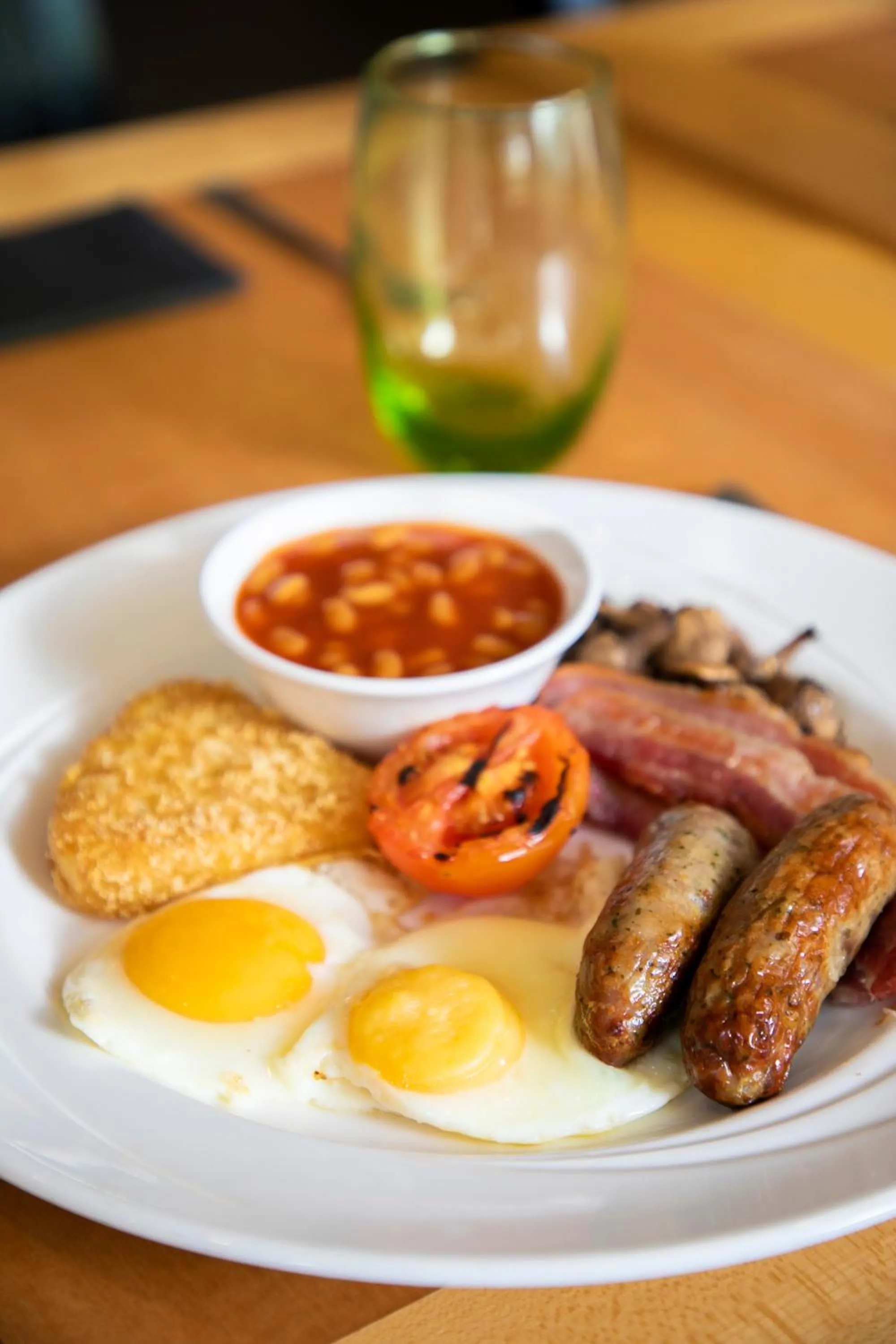 Breakfast in Holiday Inn Milton Keynes Central by IHG