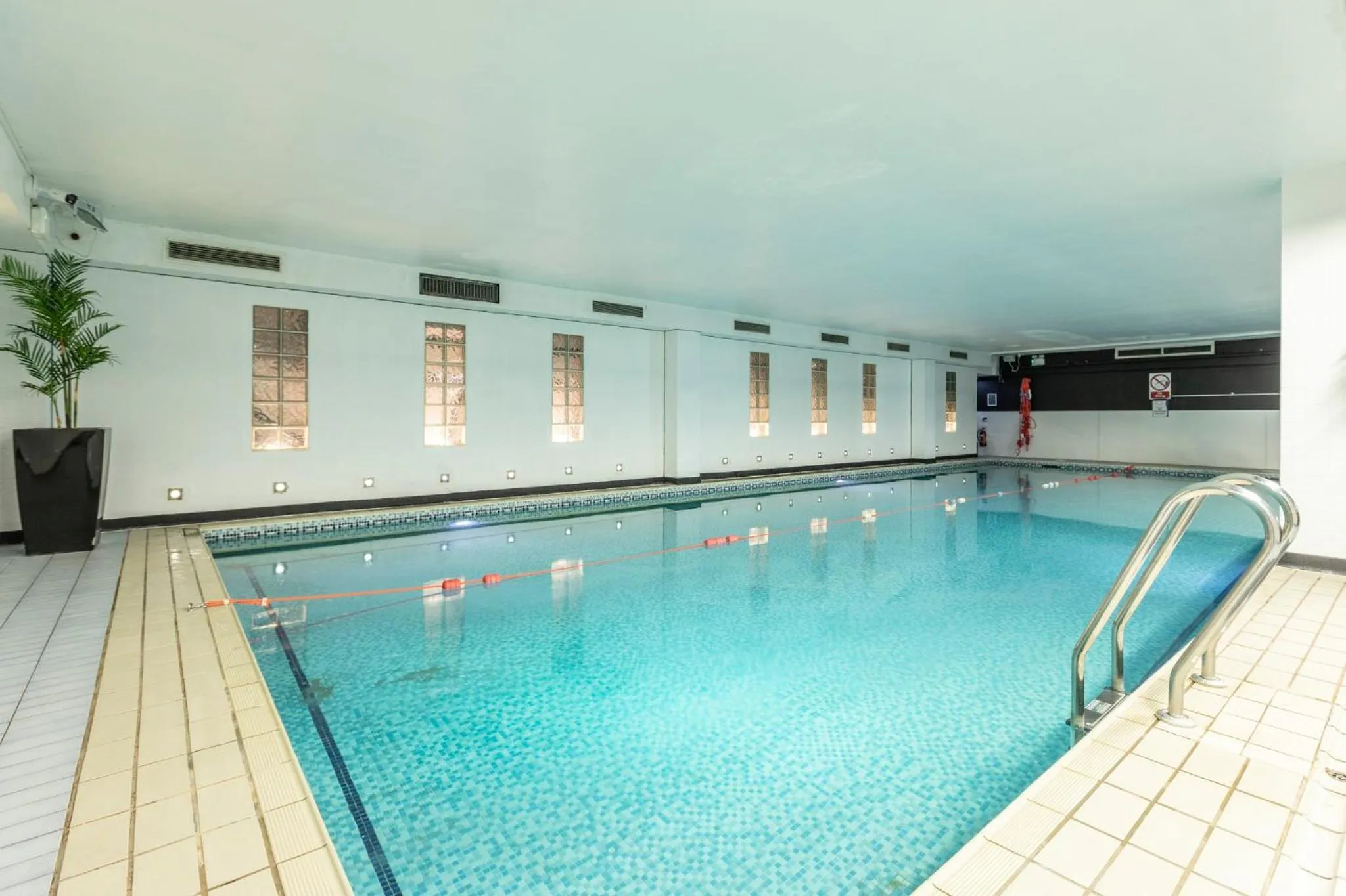 Swimming pool in Holiday Inn Milton Keynes Central by IHG