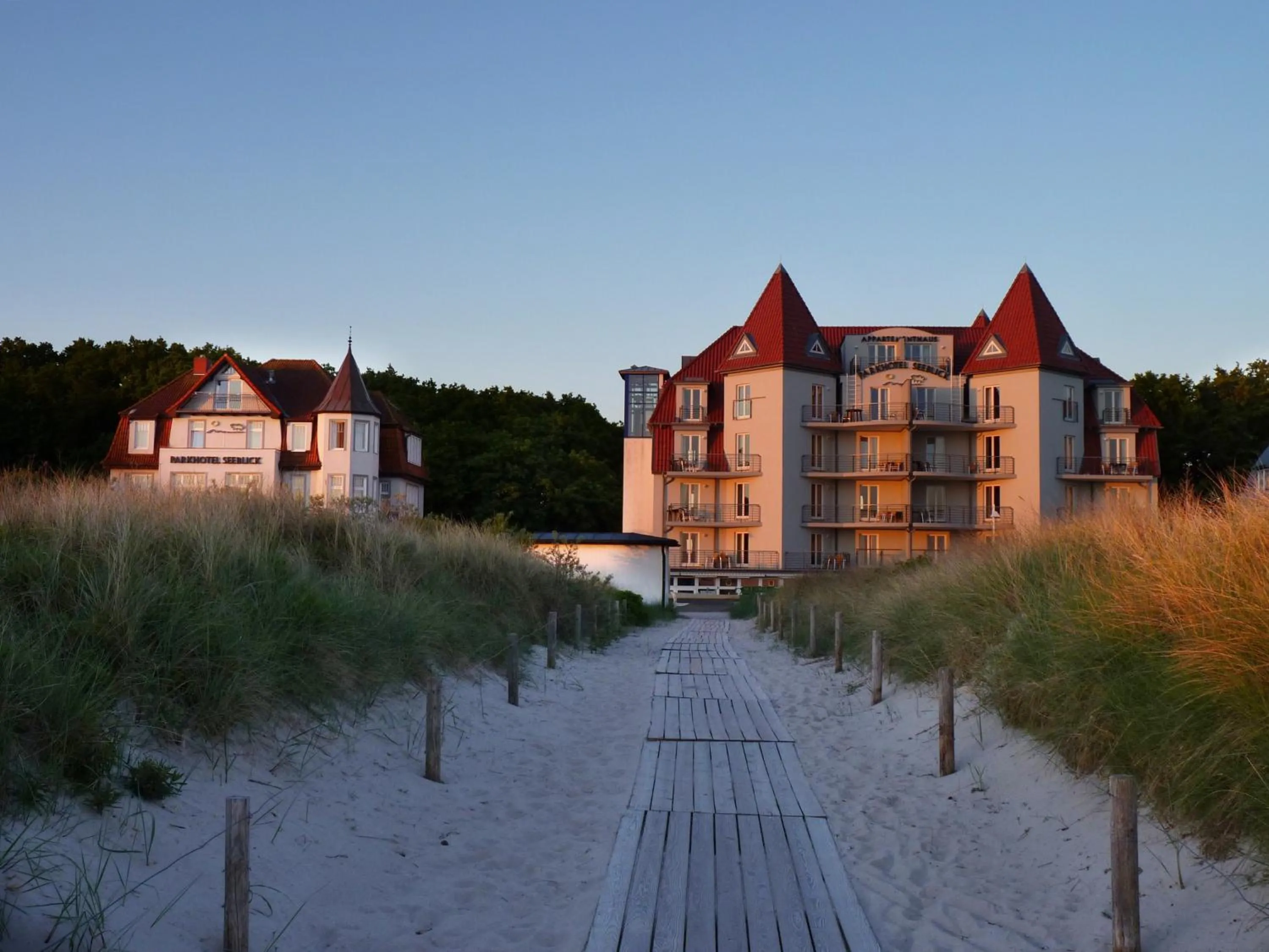Facade/entrance in Parkhotel Seeblick