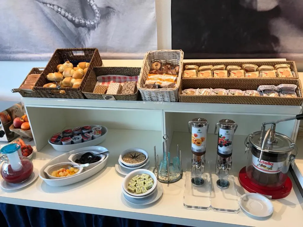 Breakfast in Hotel Sole E Mare