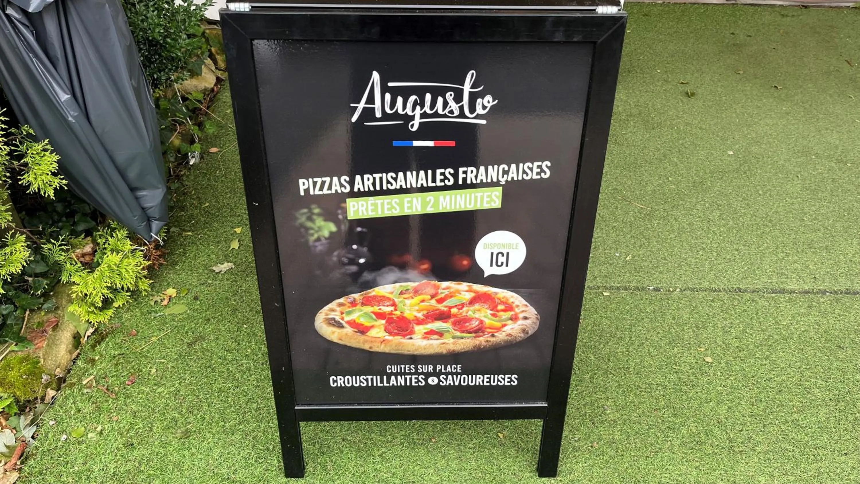 Meals in Quick Palace Anglet