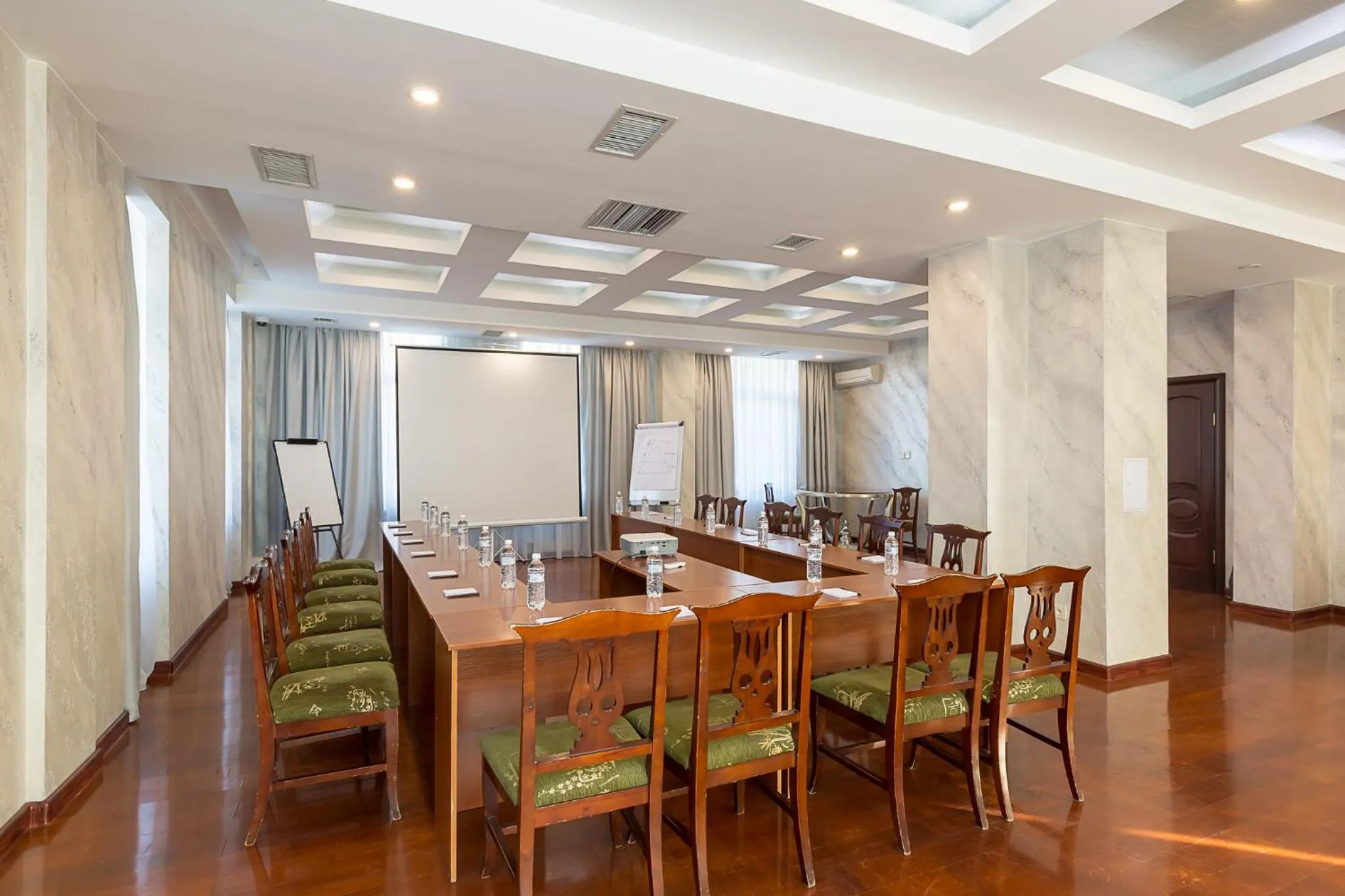 Business facilities in Renion Residence Hotel