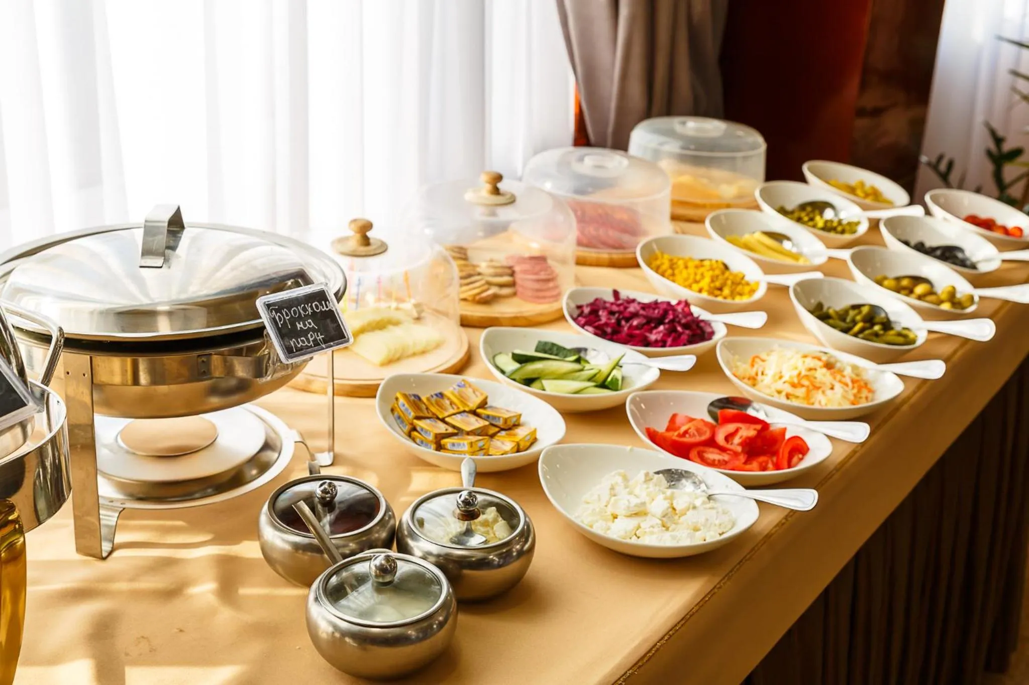 Buffet breakfast in Renion Residence Hotel