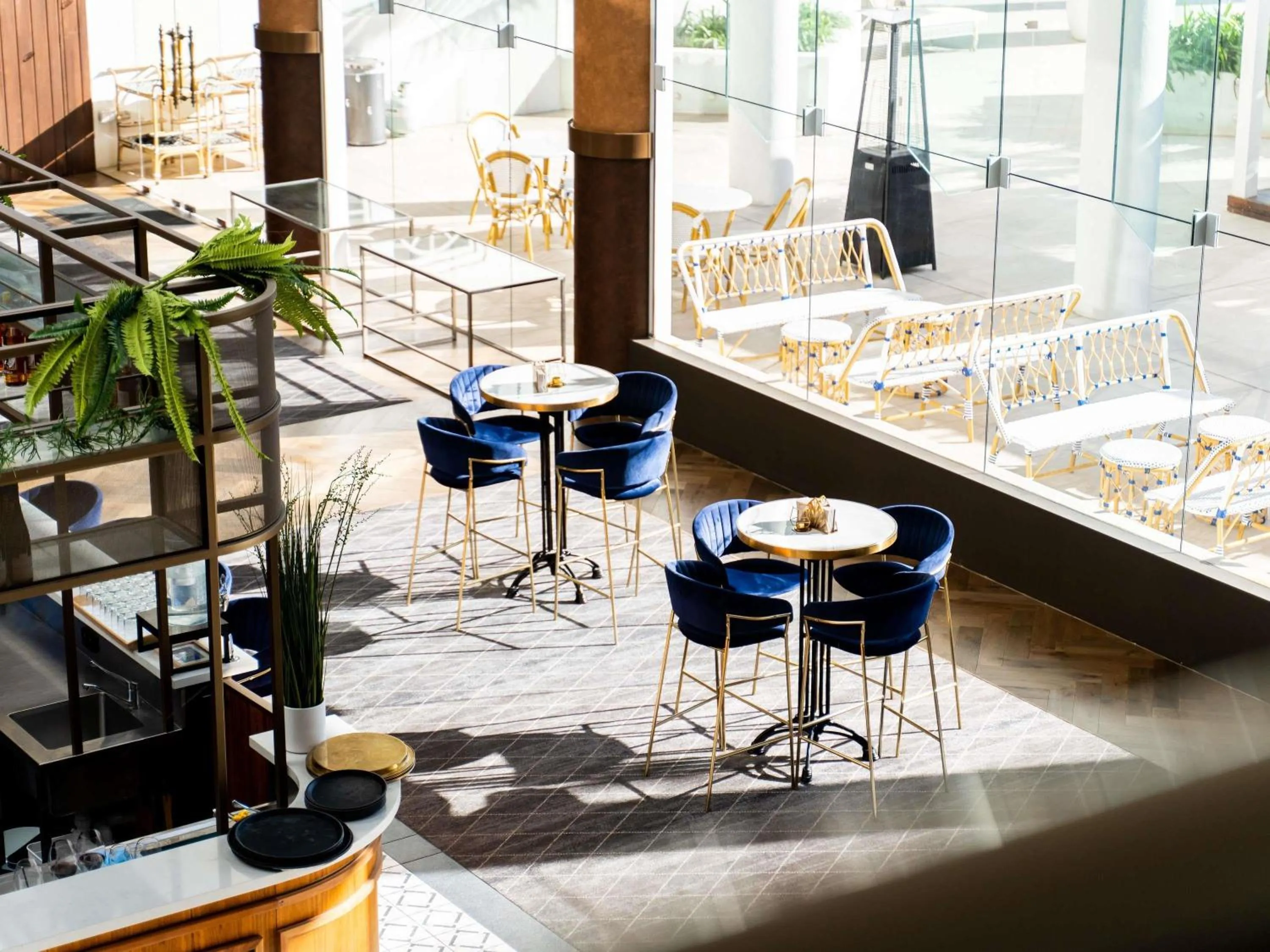 Lounge or bar in Novotel Wollongong Northbeach