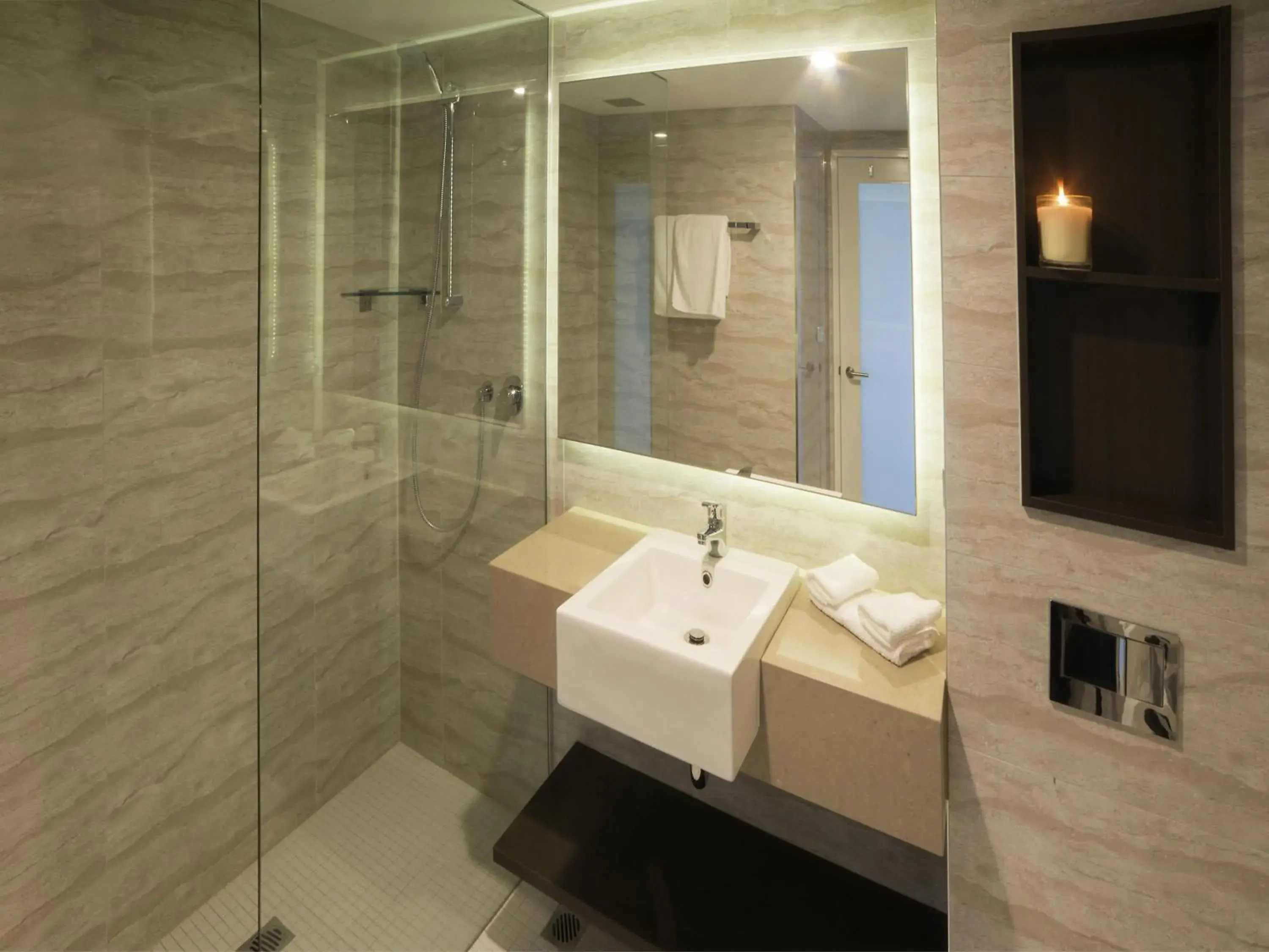 Superior Queen Room with Ocean View in Novotel Wollongong Northbeach Superior Queen Room with Ocean View in Novotel Wollongong Northbeach