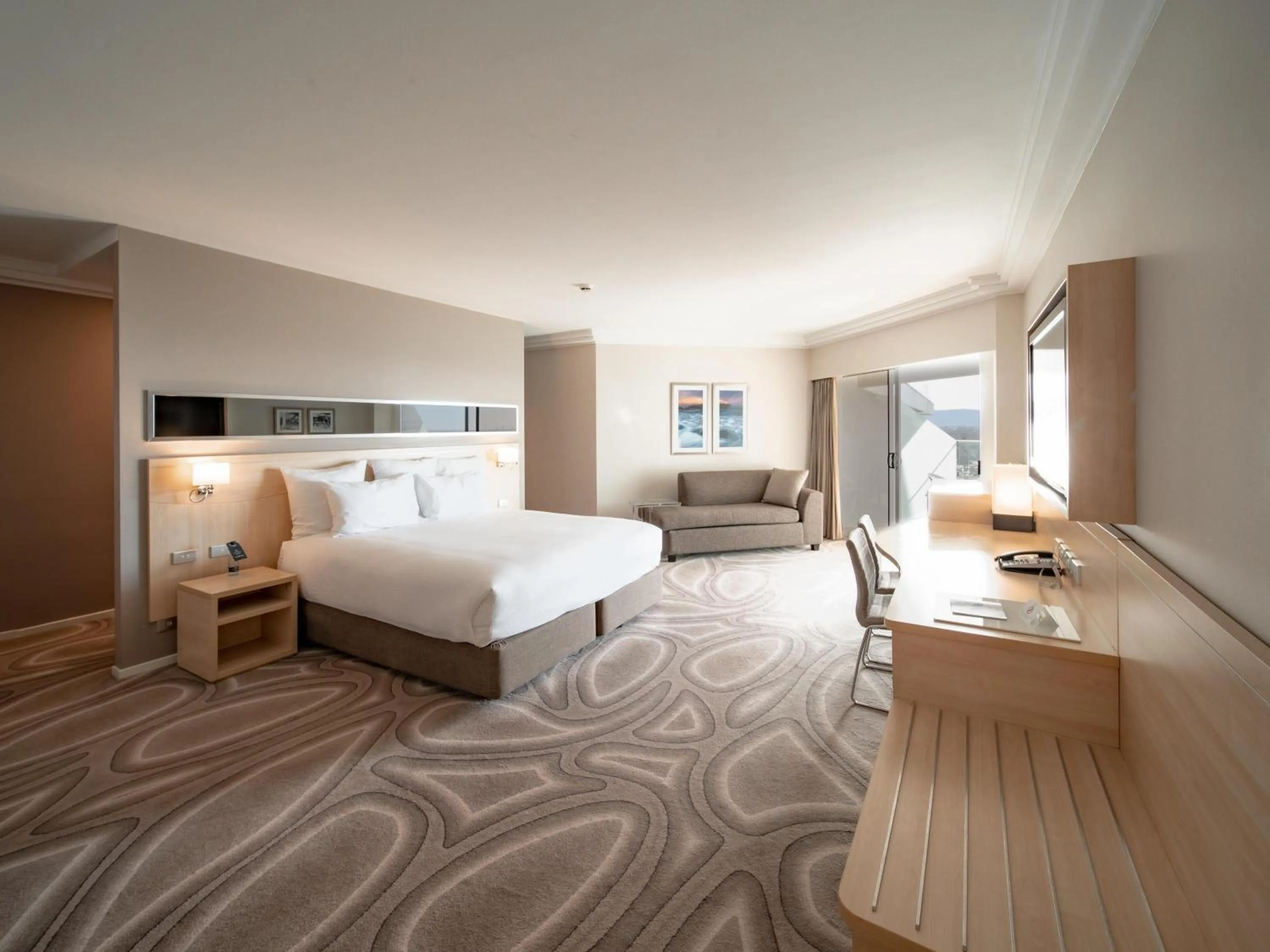 Bedroom, Bed in Novotel Wollongong Northbeach