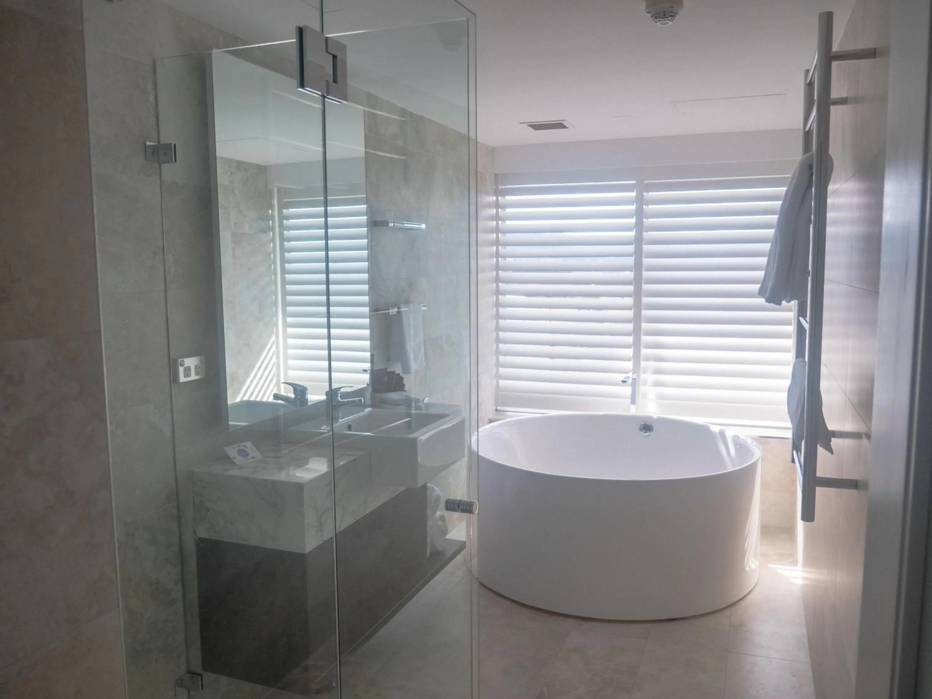 Bedroom in Novotel Wollongong Northbeach