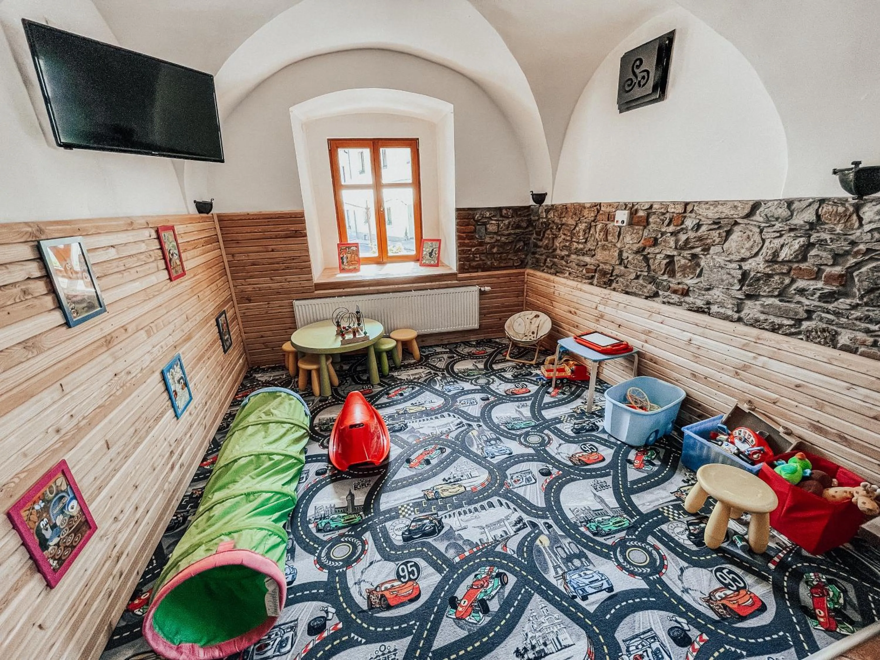 Restaurant/places to eat in Kolštejn wellness centrum