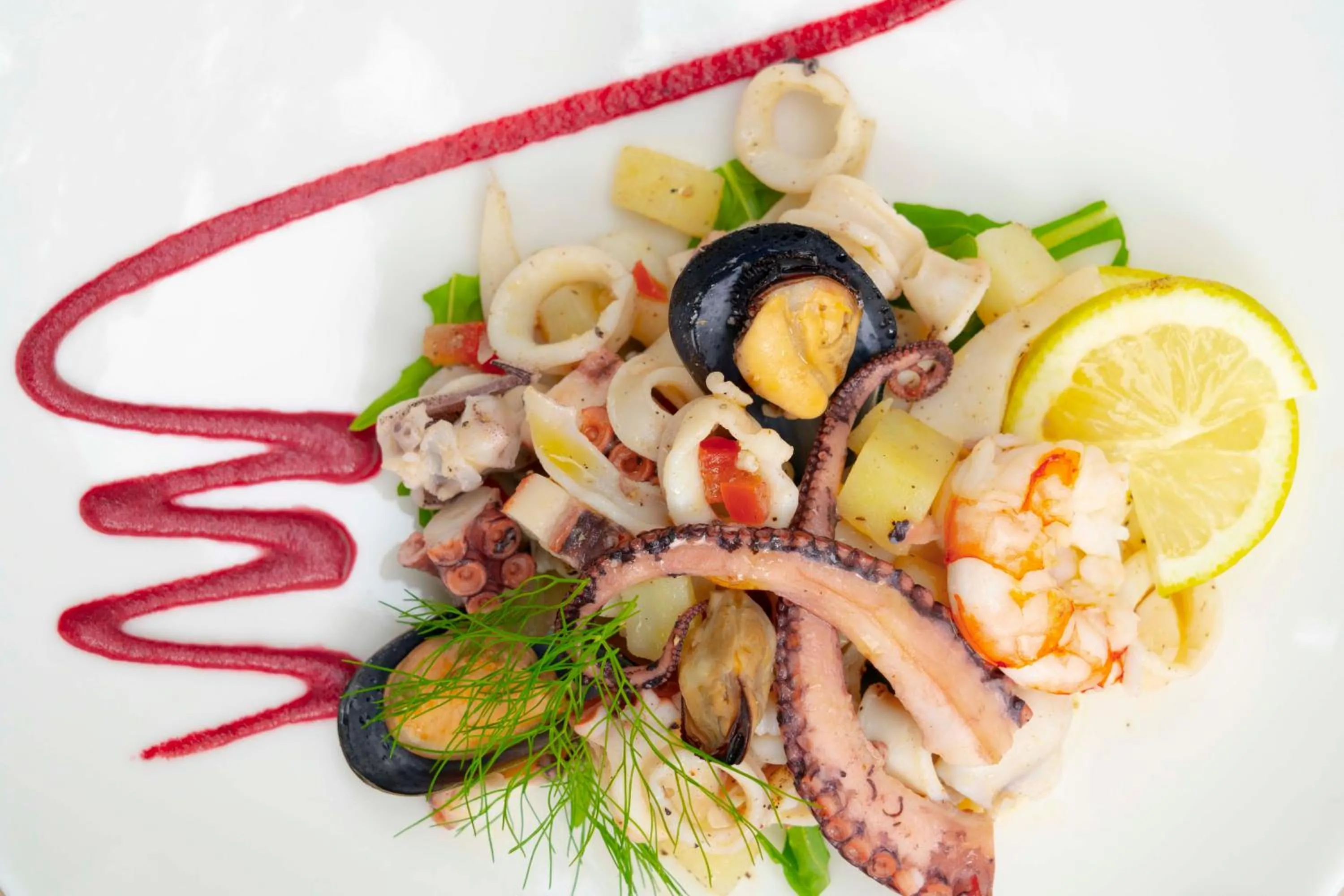 Restaurant/places to eat in Hotel Luxor