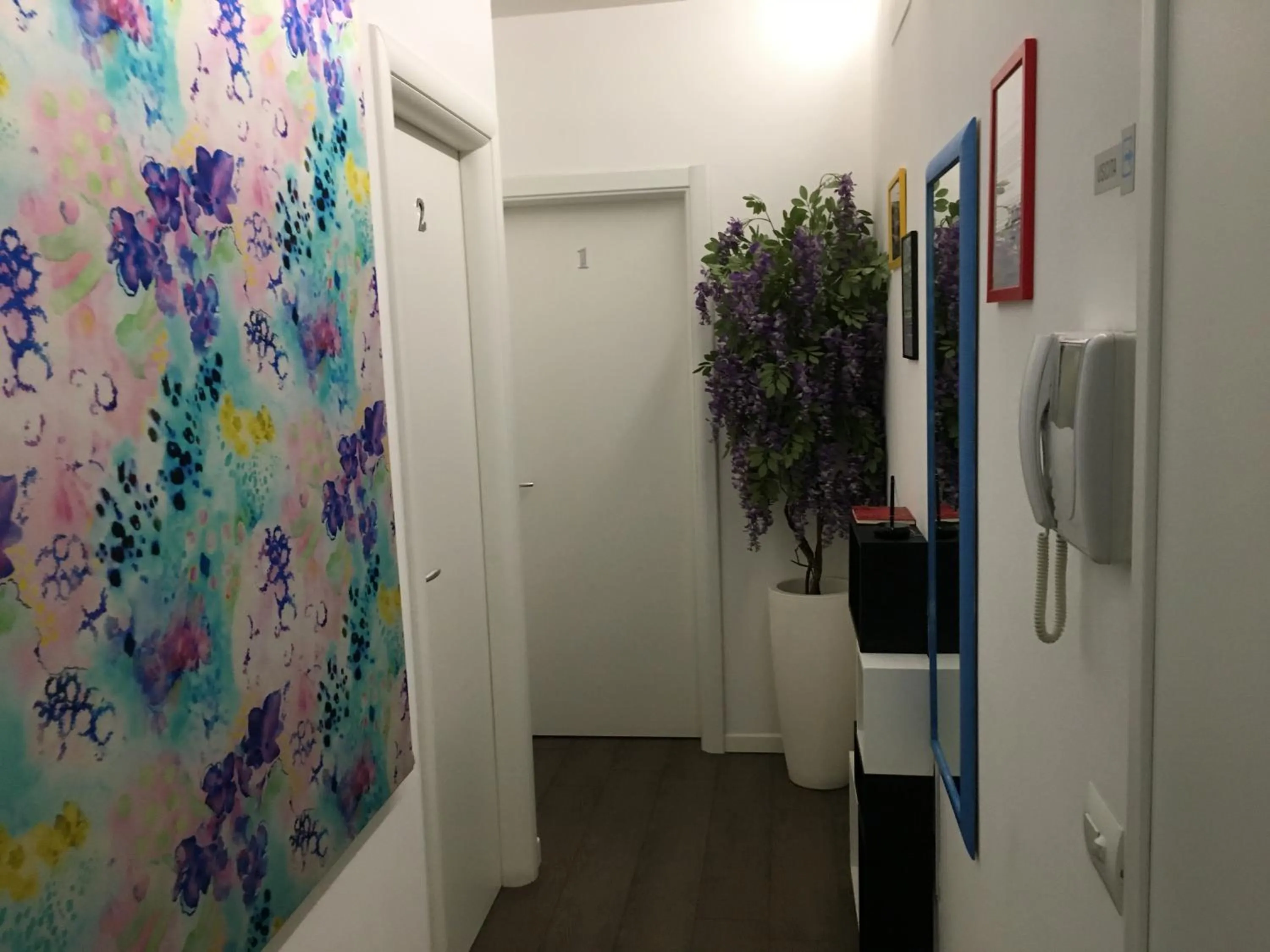 Decorative detail in B&B Pitstop