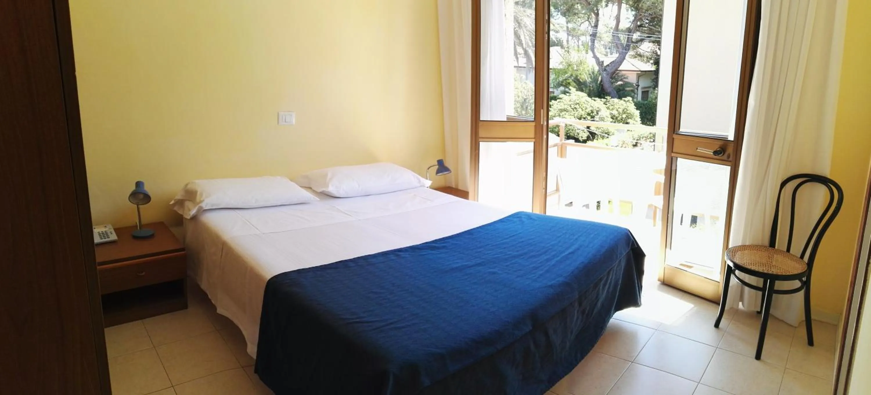 Photo of the whole room, Bed in Hotel Elizabeth