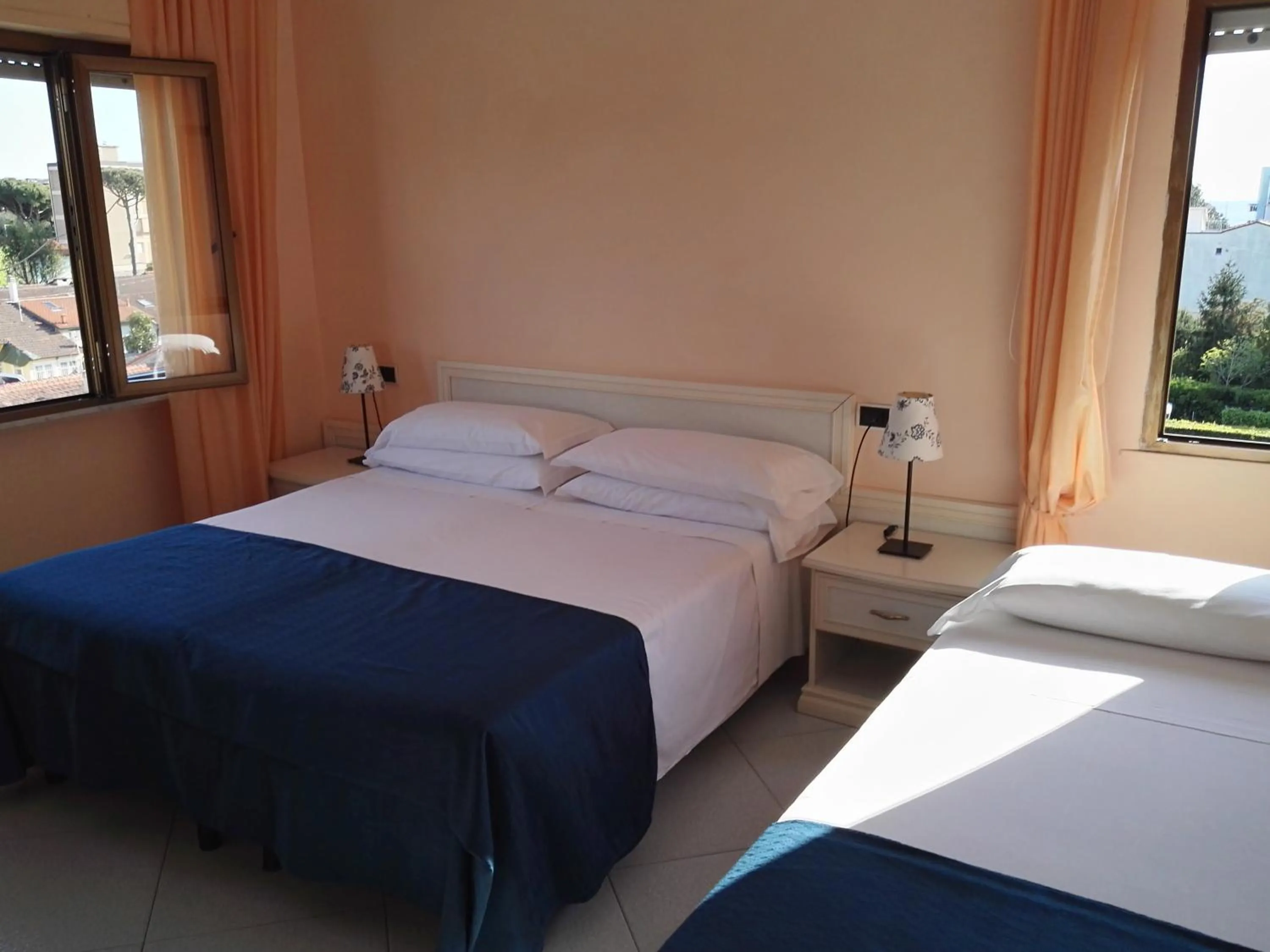 Photo of the whole room, Bed in Hotel Elizabeth