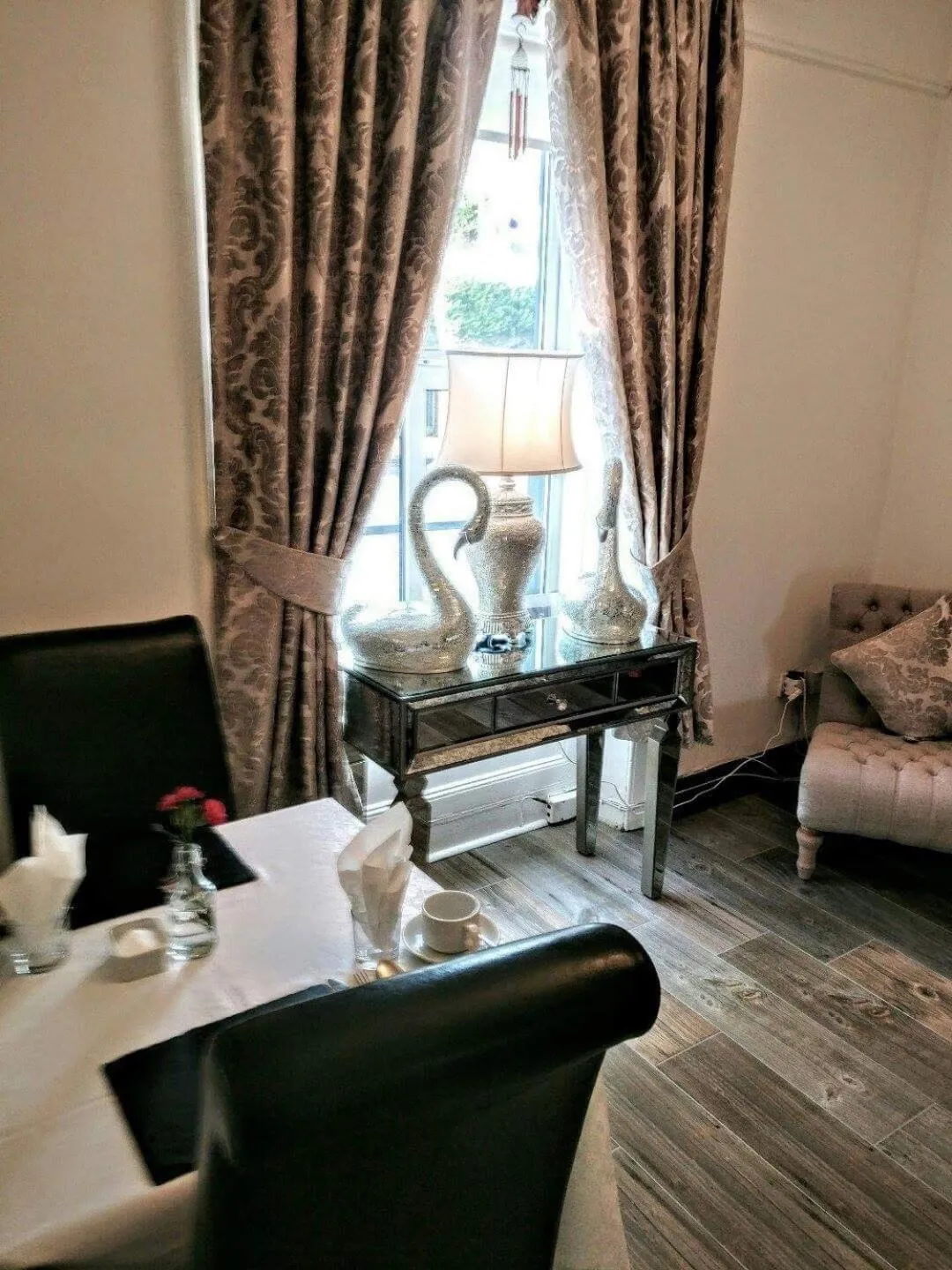 Communal lounge/ TV room in Serendipity House