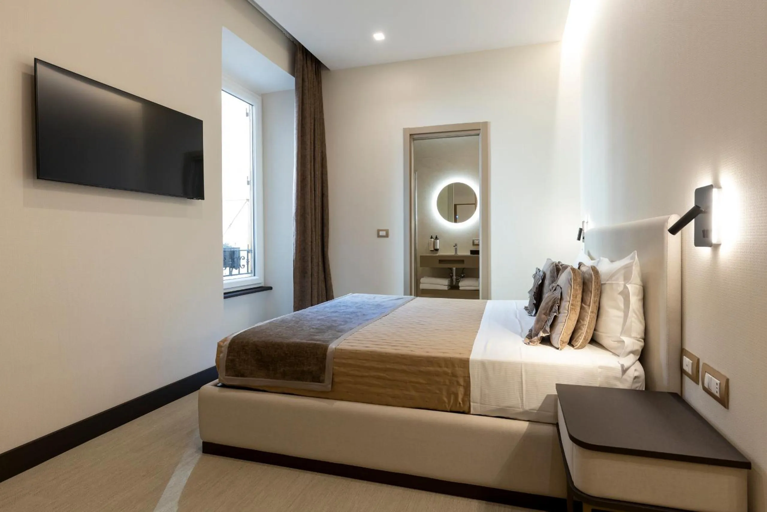 Bed in San Carlo Suite