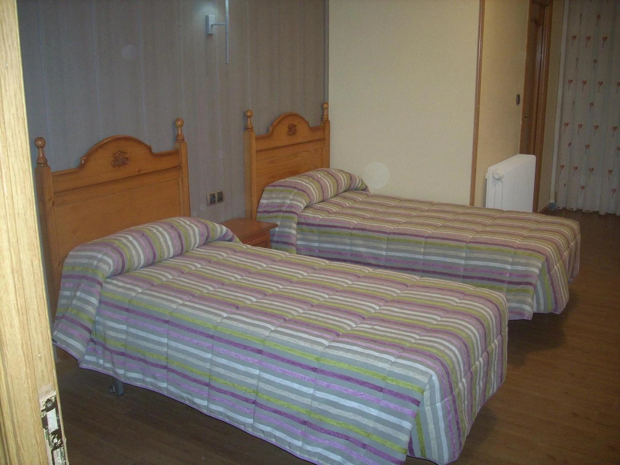Bedroom, Bed in Hotel Corona de Castilla