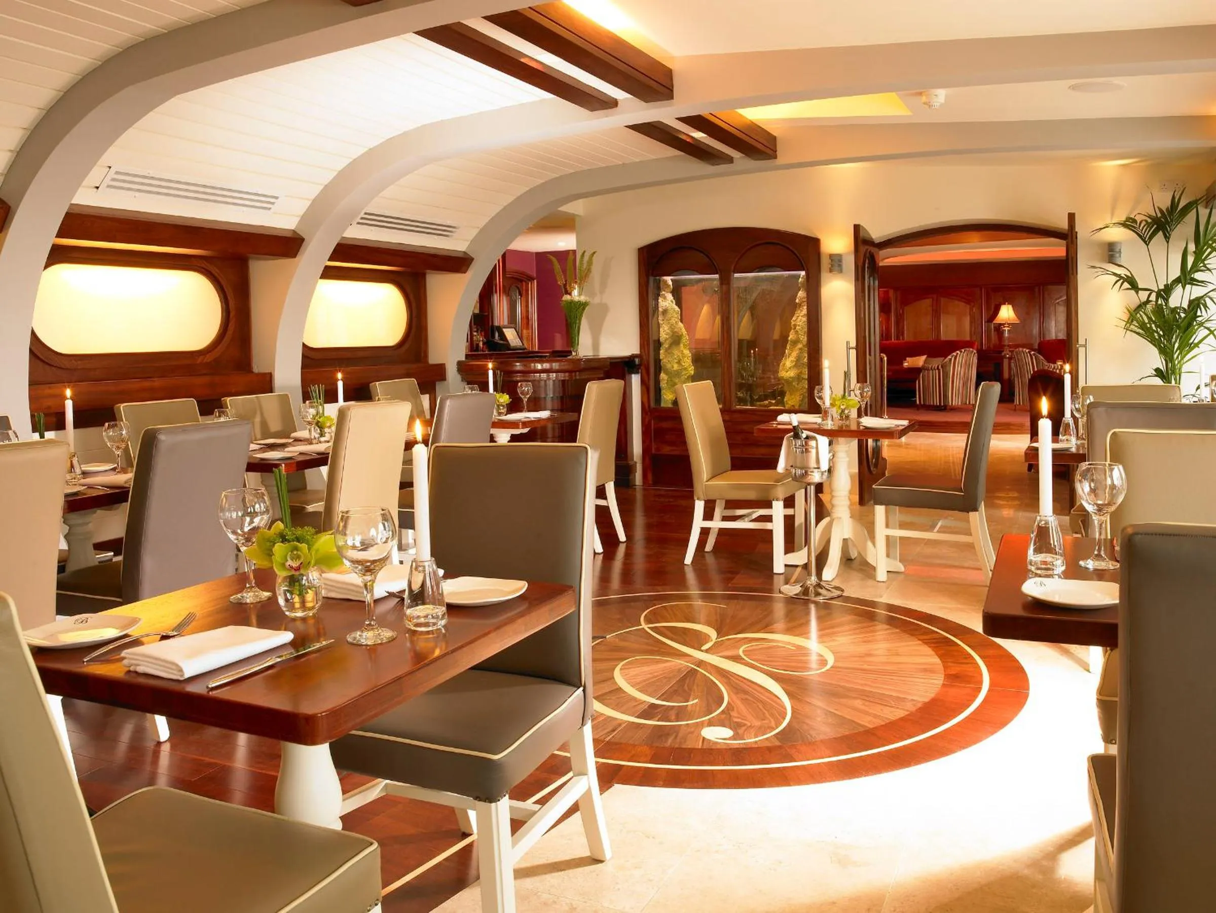 Restaurant/places to eat in The Blue Haven Hotel