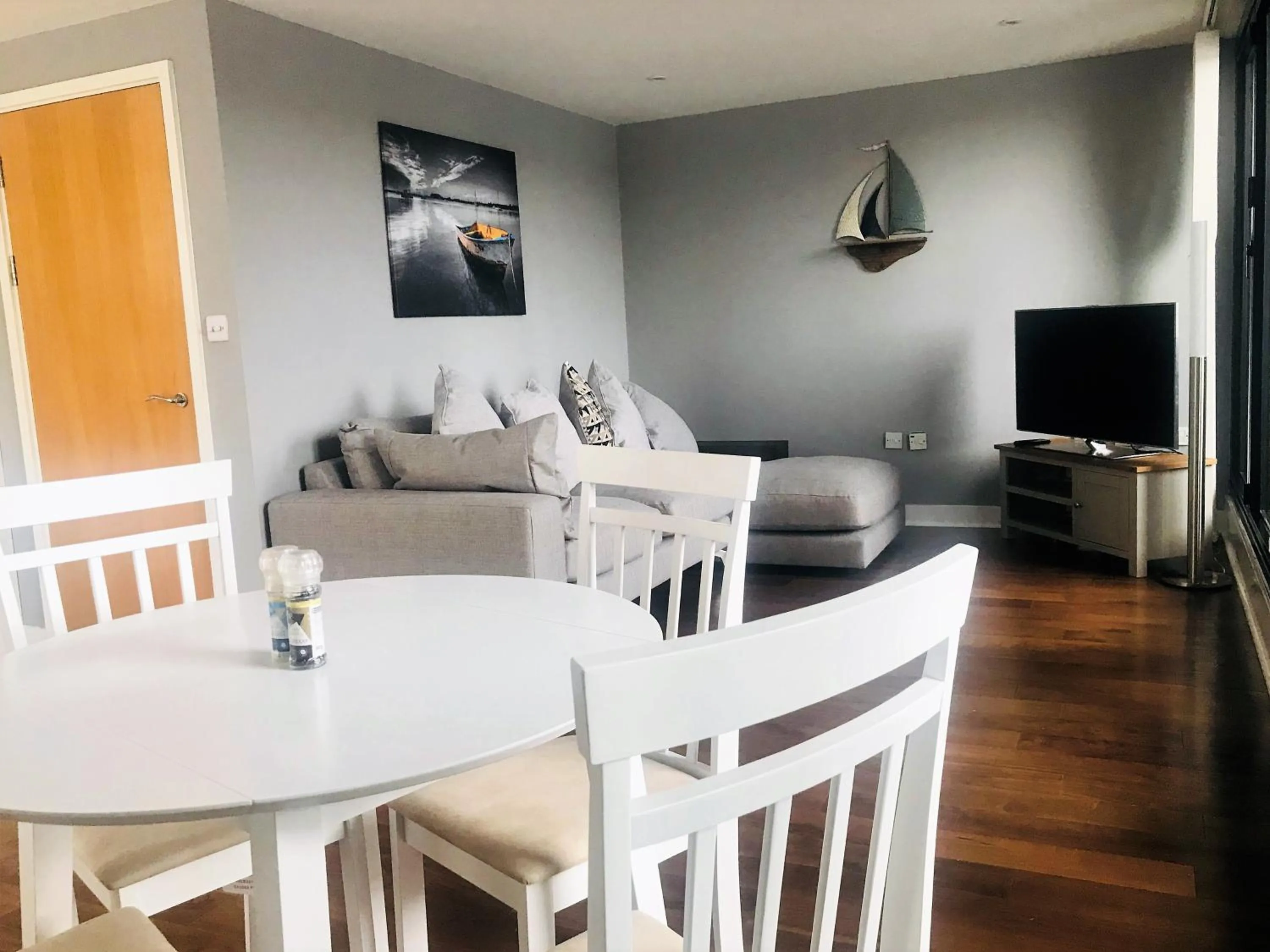 Living room in Ice House Apartments