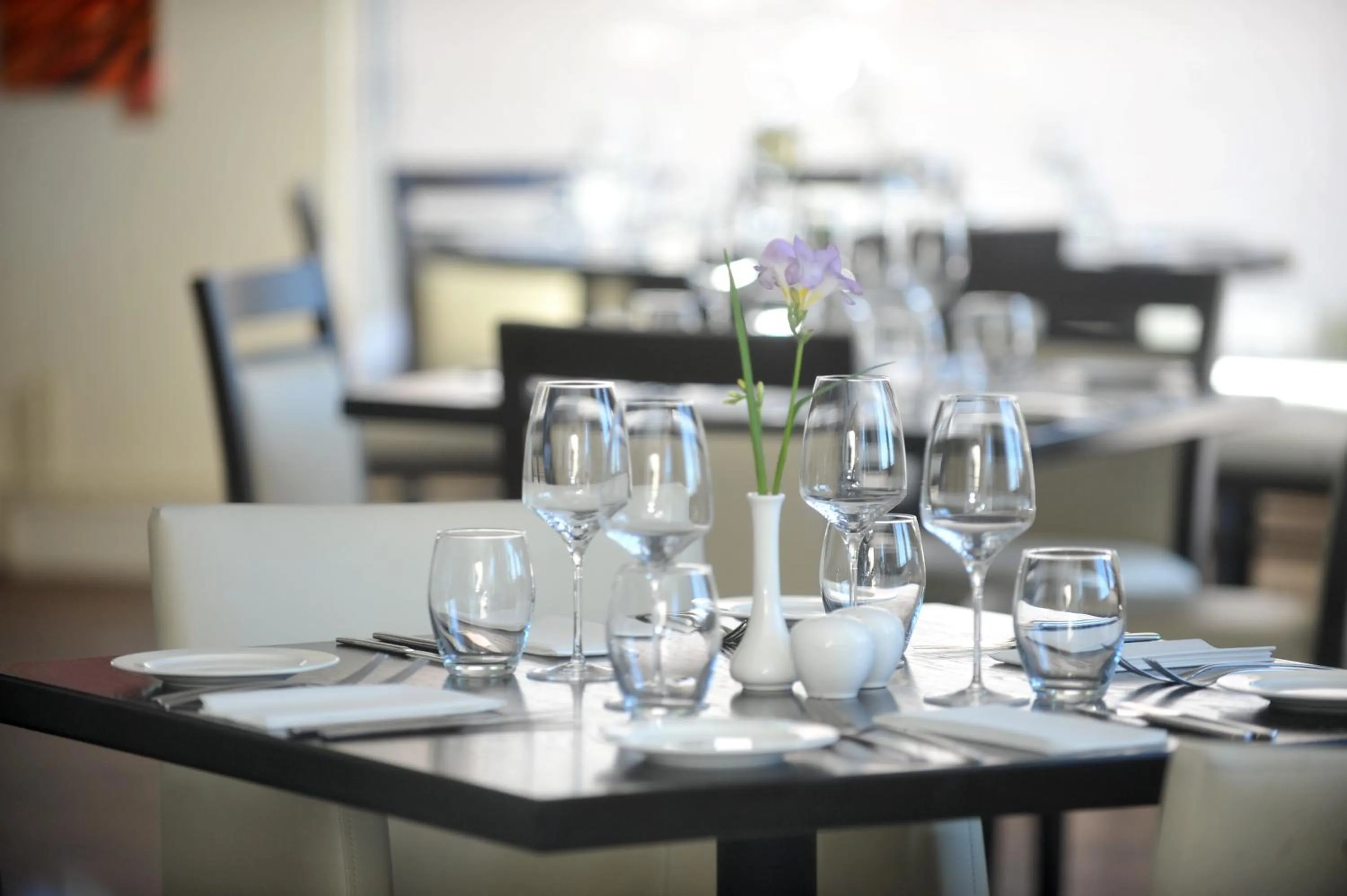 Restaurant/places to eat in Ice House Apartments