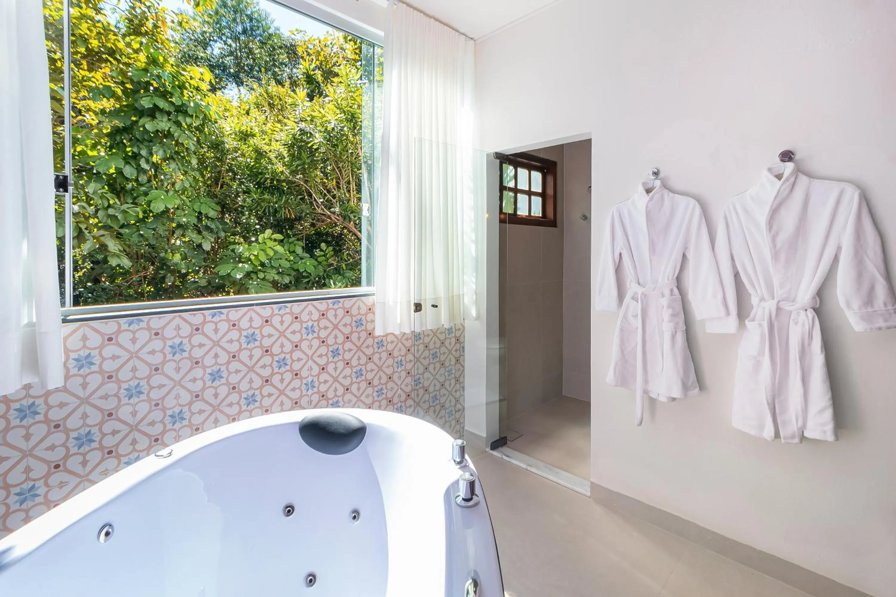 Hot Tub in Pousada Arvoredo