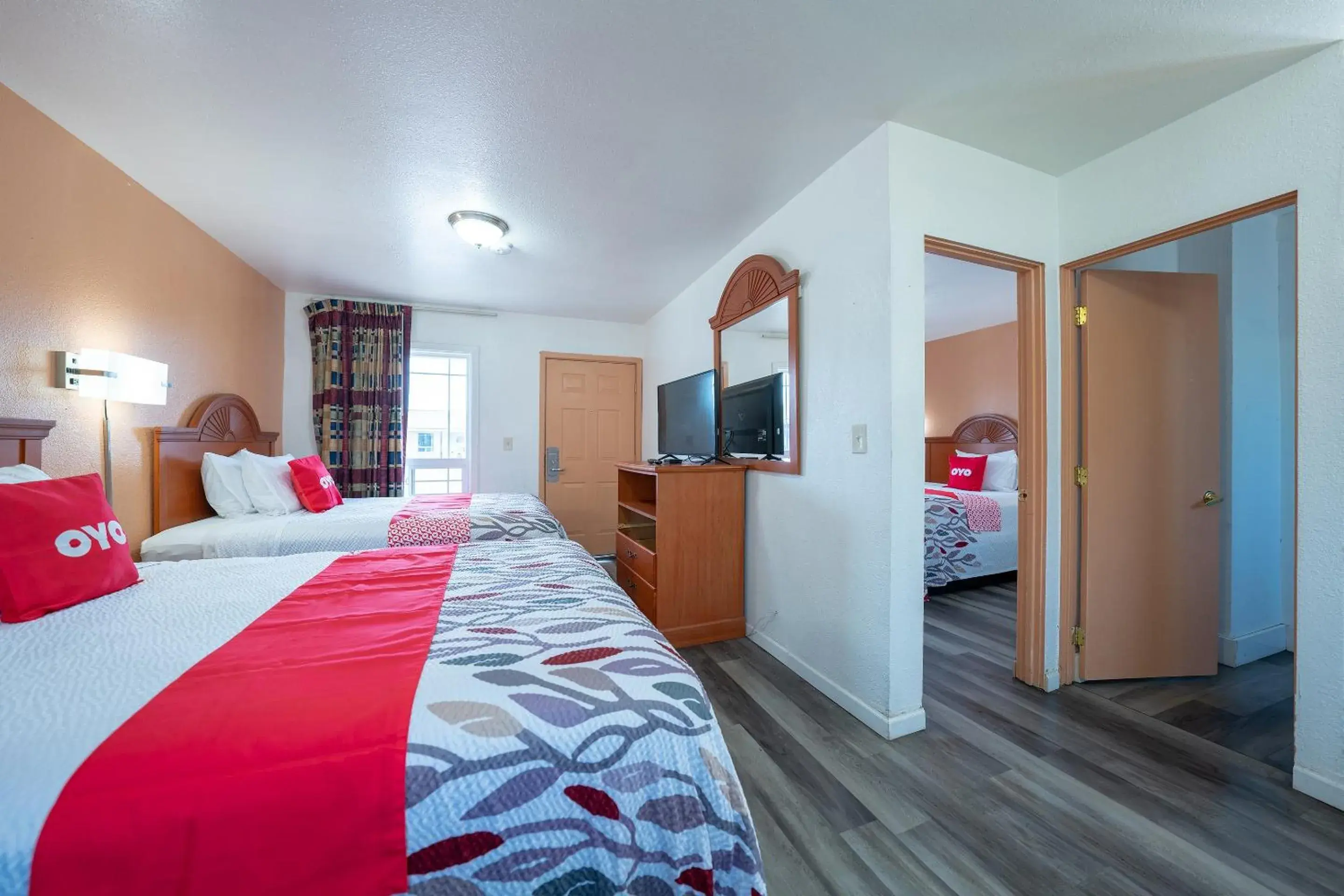 3 Queen Beds with Kitchenette in Budget Inn Madras by OYO 3 Queen Beds with Kitchenette in Budget Inn Madras by OYO