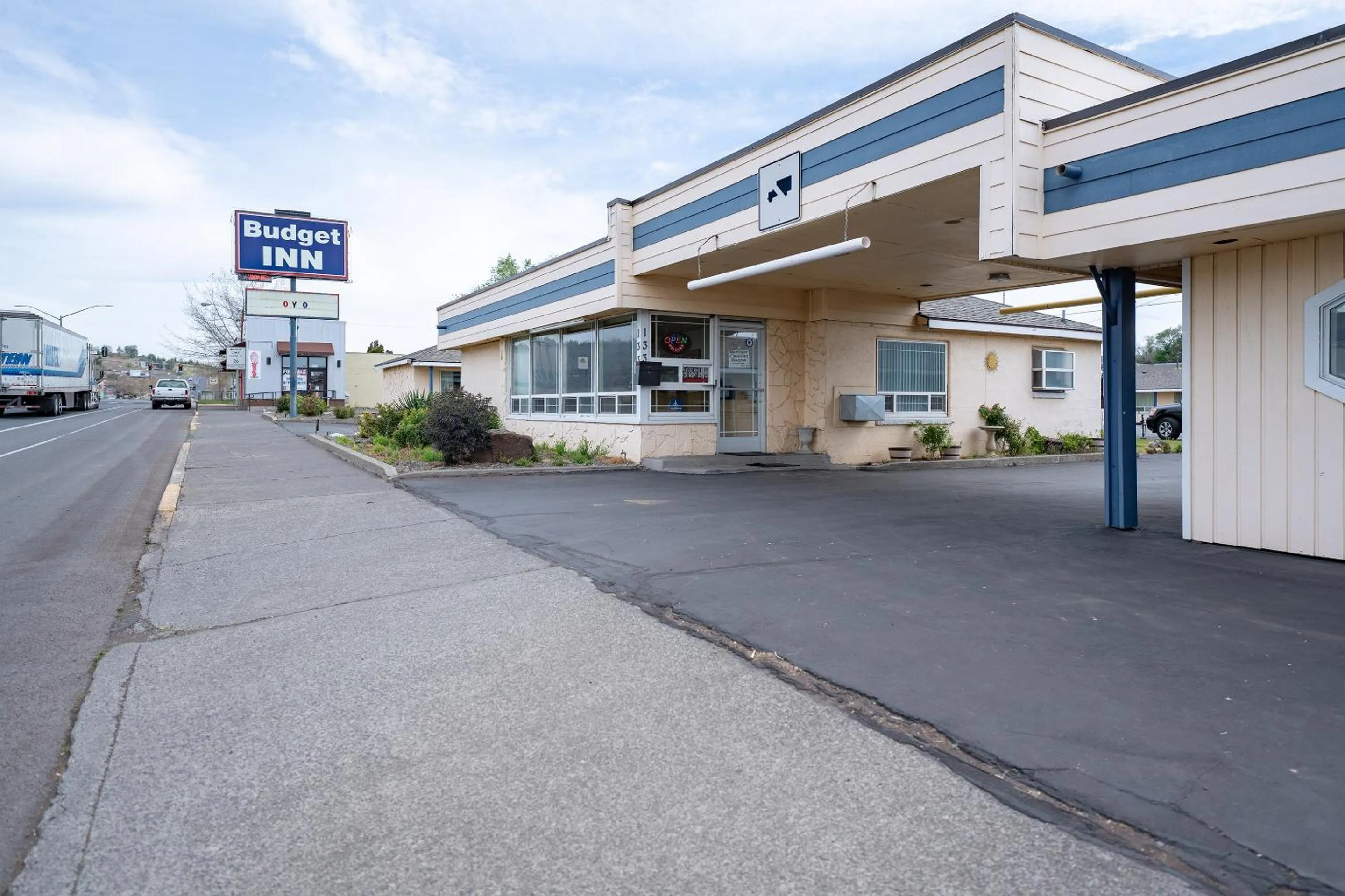 Facade/entrance in Budget Inn Madras by OYO