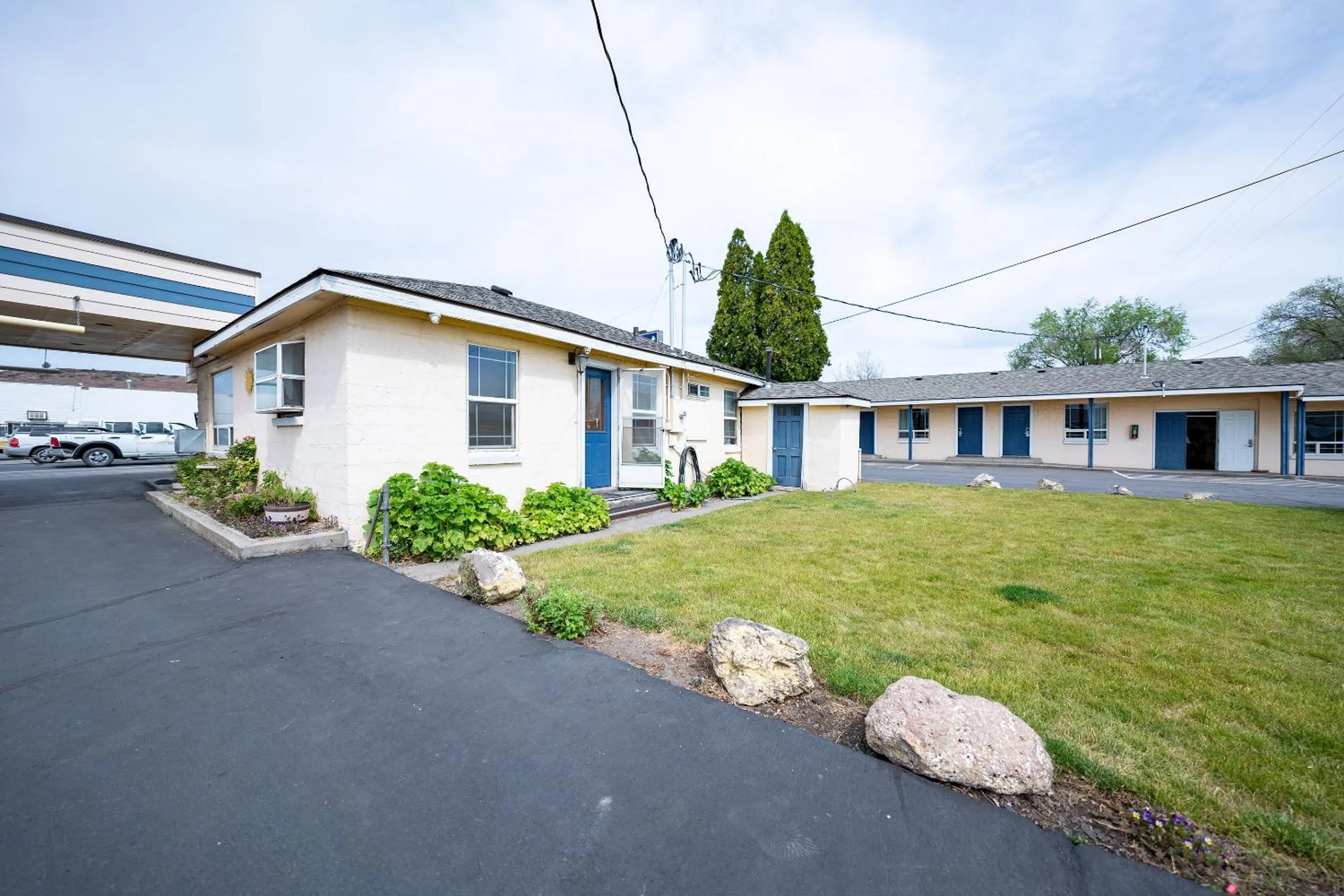 Facade/entrance in Budget Inn Madras by OYO