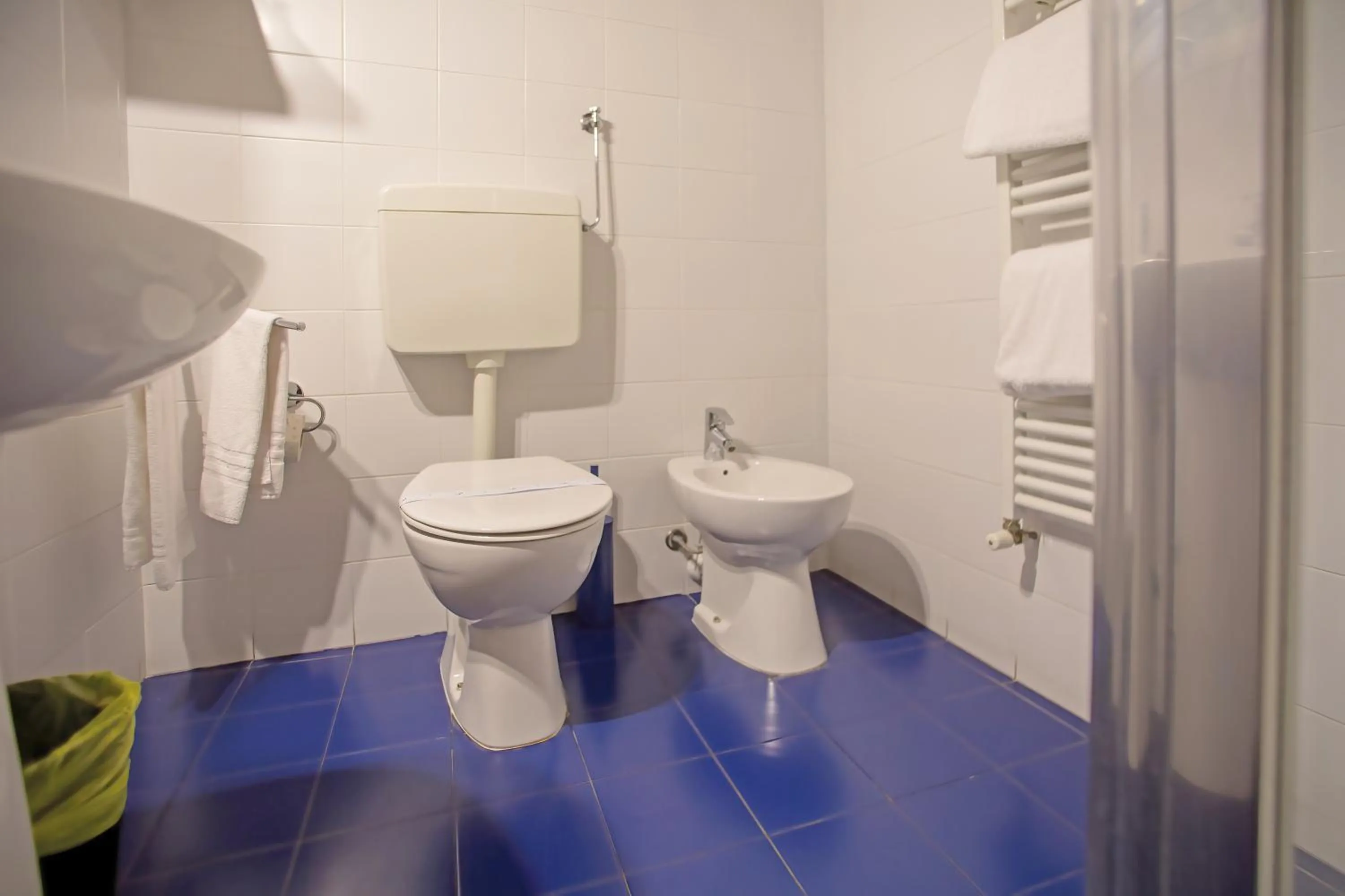 Bathroom in Veronetta House