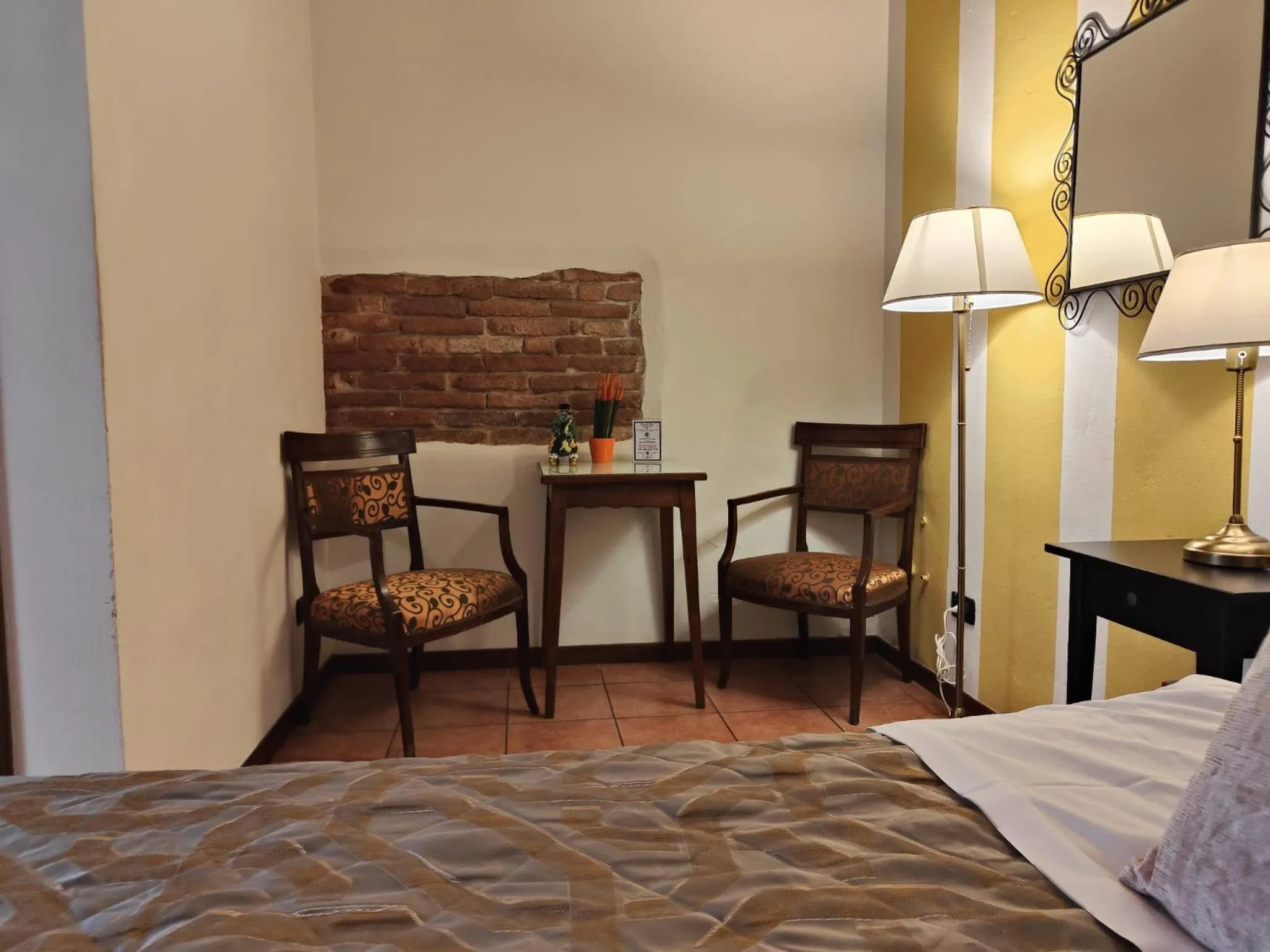 Photo of the whole room, Bed in Veronetta House