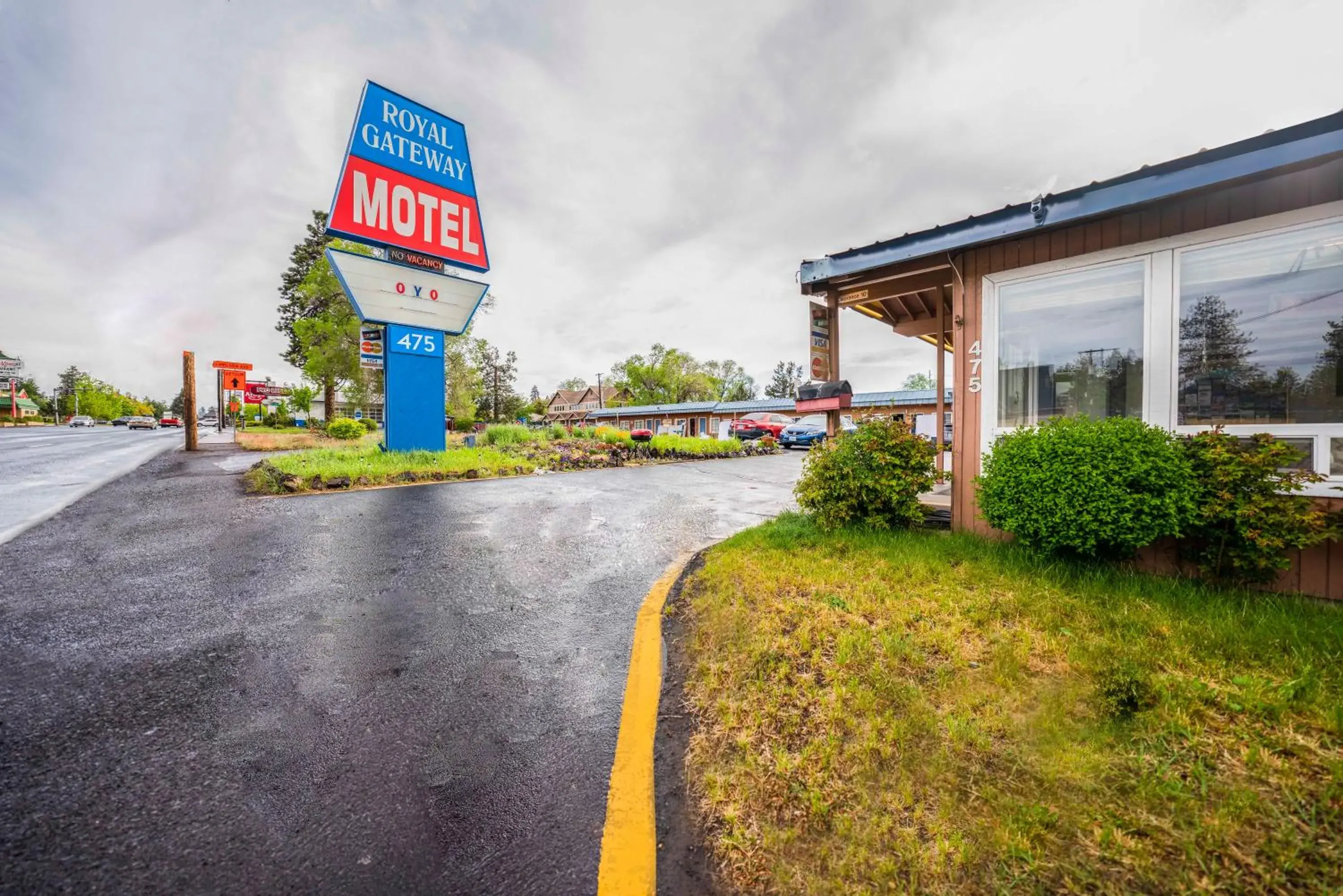 Royal Gateway Motel by OYO Royal Gateway Motel by OYO