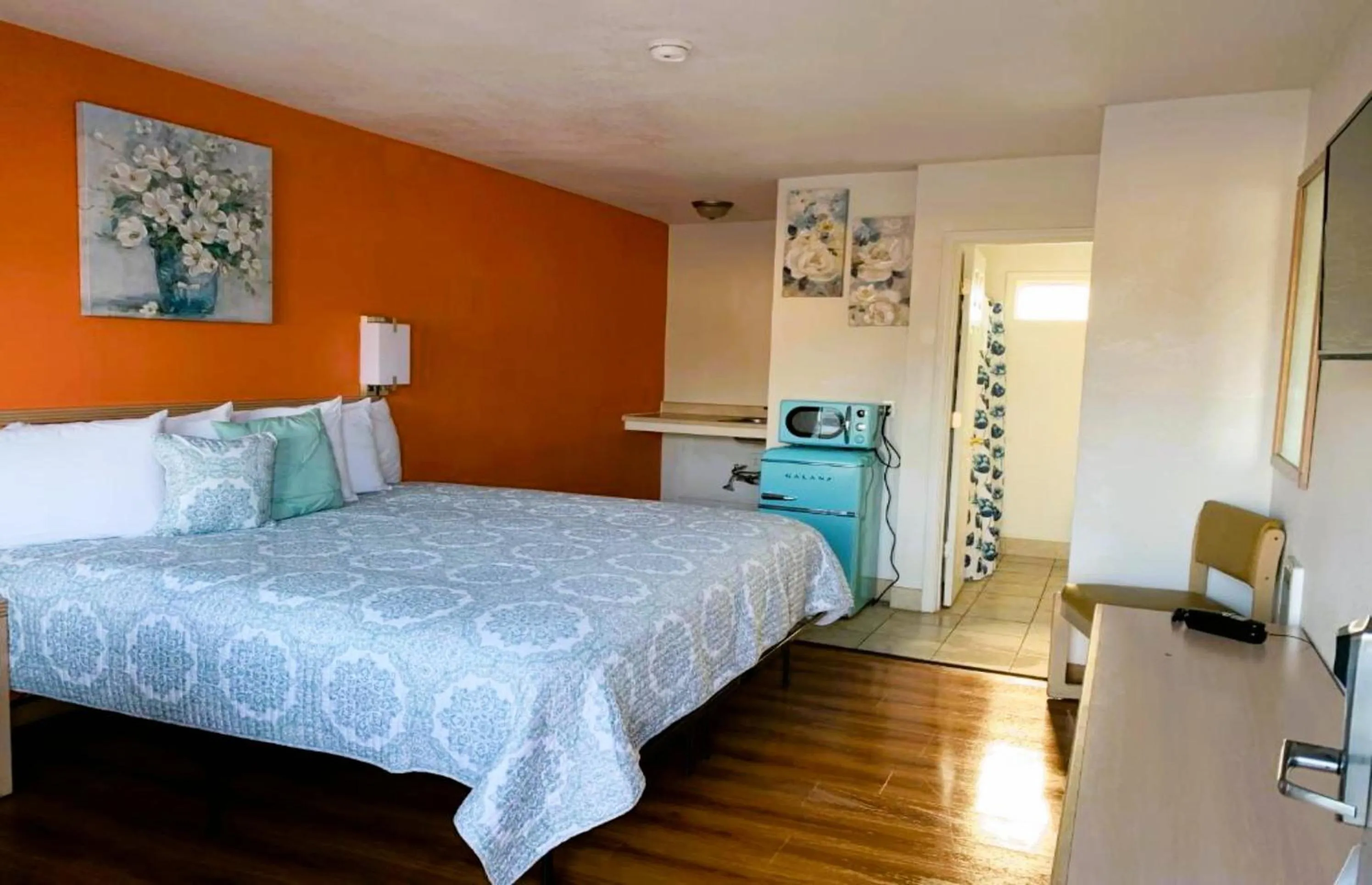 Bedroom, Bed in Royal Gateway Motel by OYO