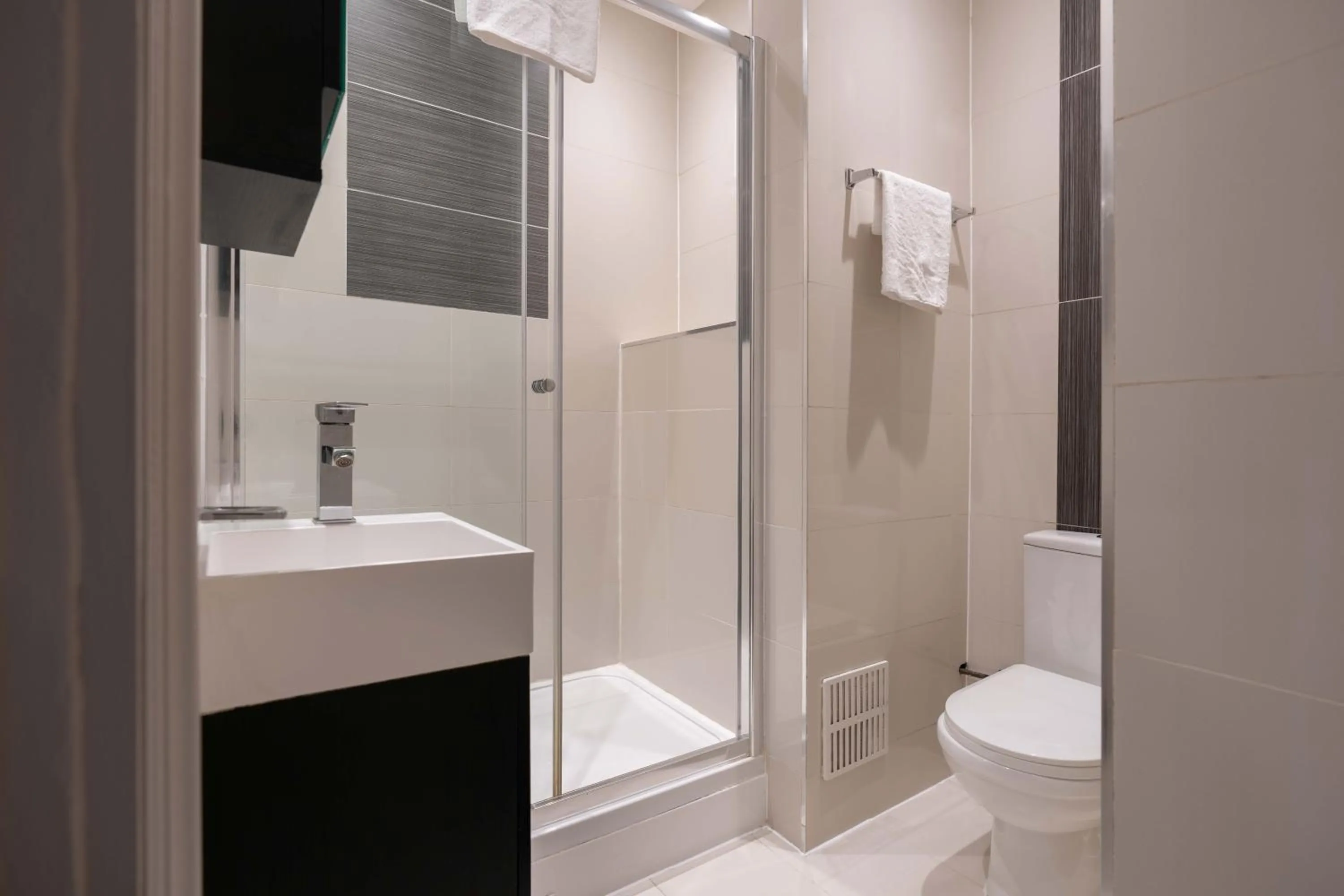 Ascot Hyde Park Hotel