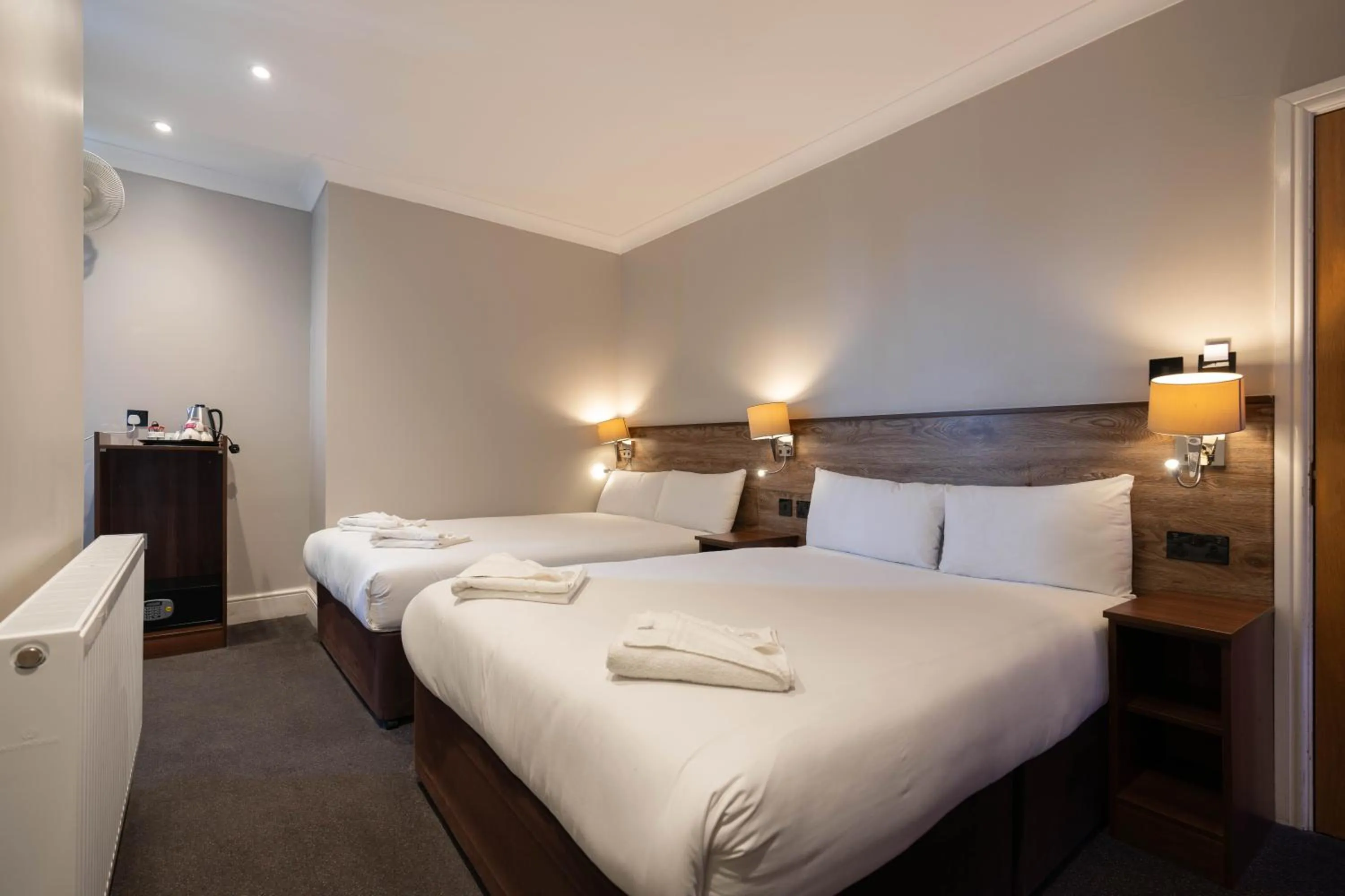 Bed in Ascot Hyde Park Hotel