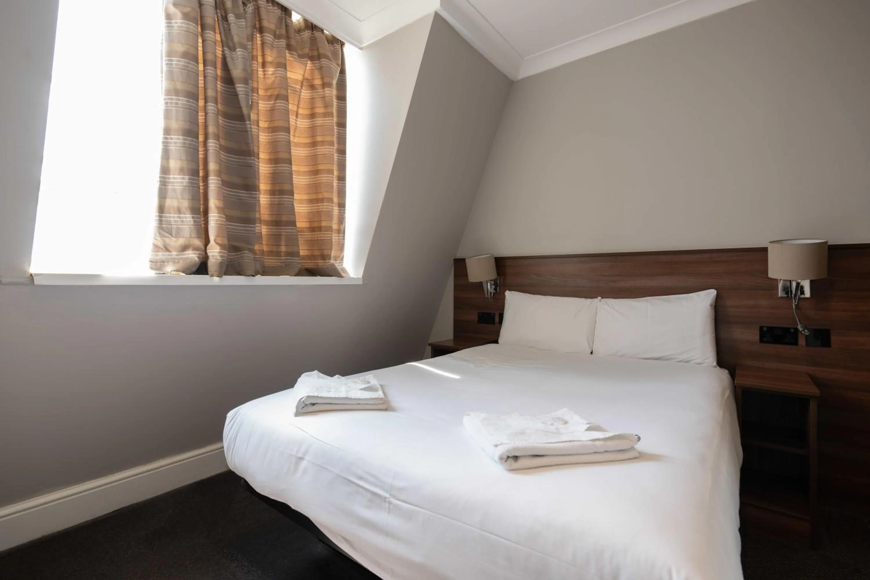 Bed in Ascot Hyde Park Hotel