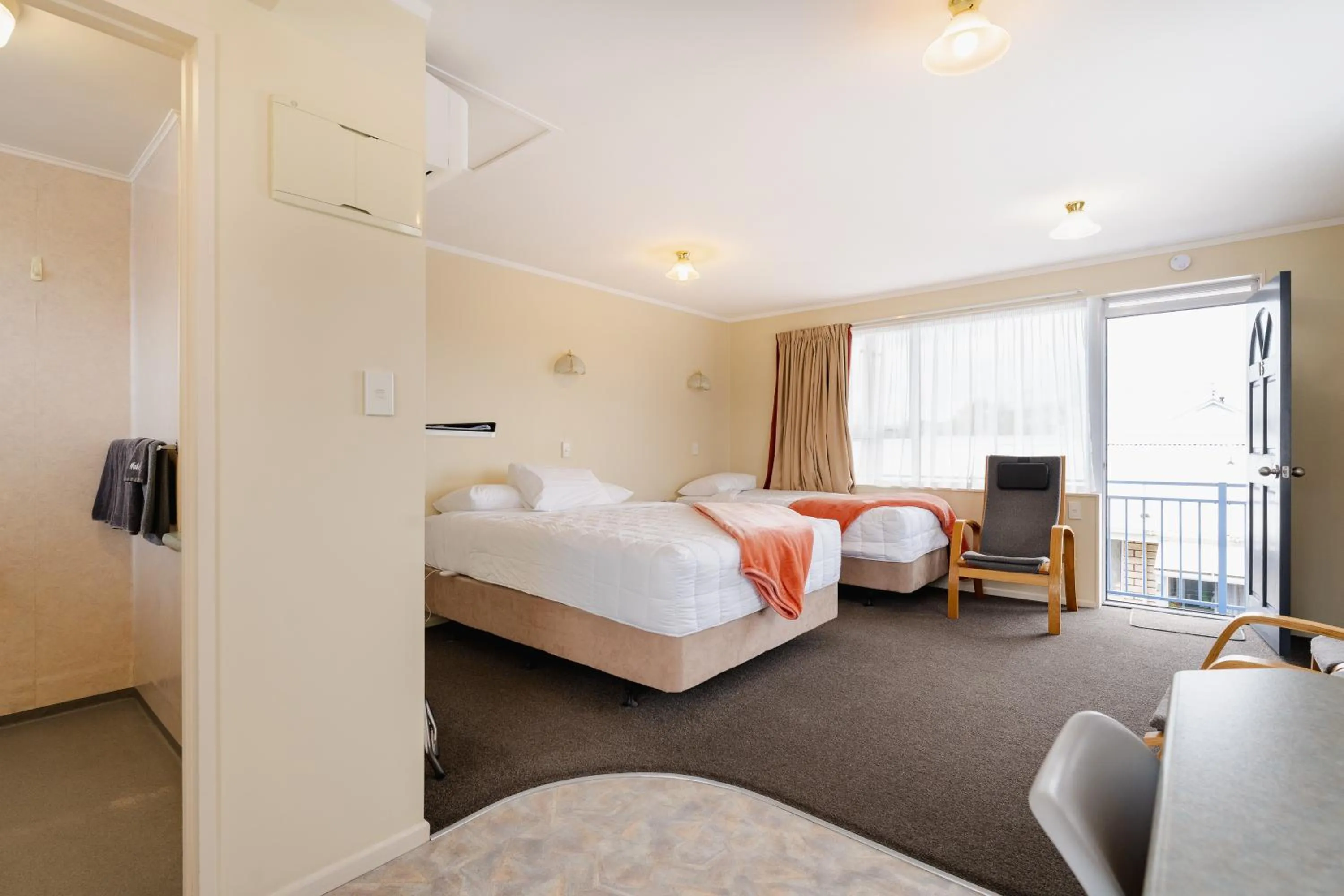 Bed in Highway Lodge Motel