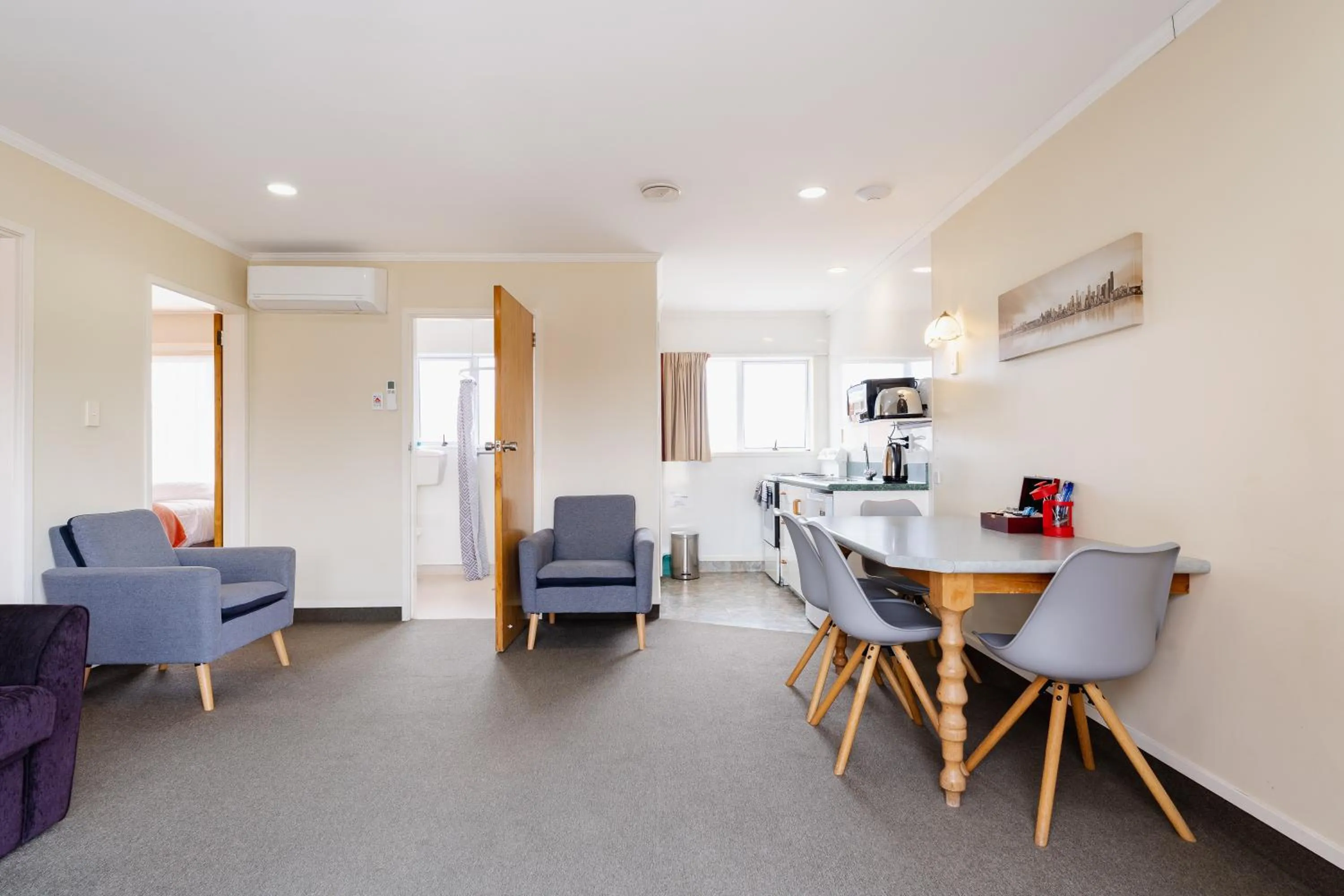 Living room in Highway Lodge Motel