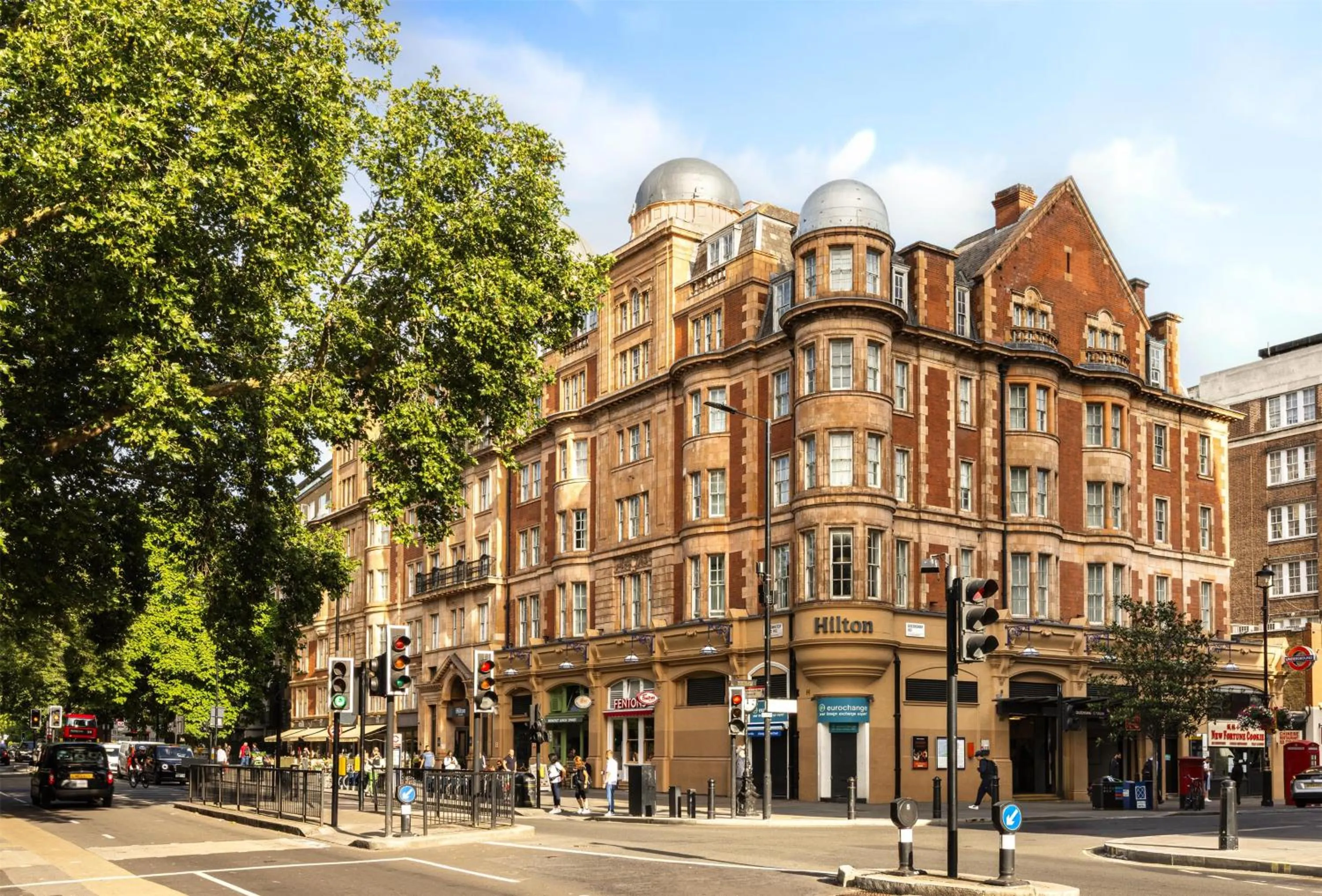 Property building in Hilton London Hyde Park