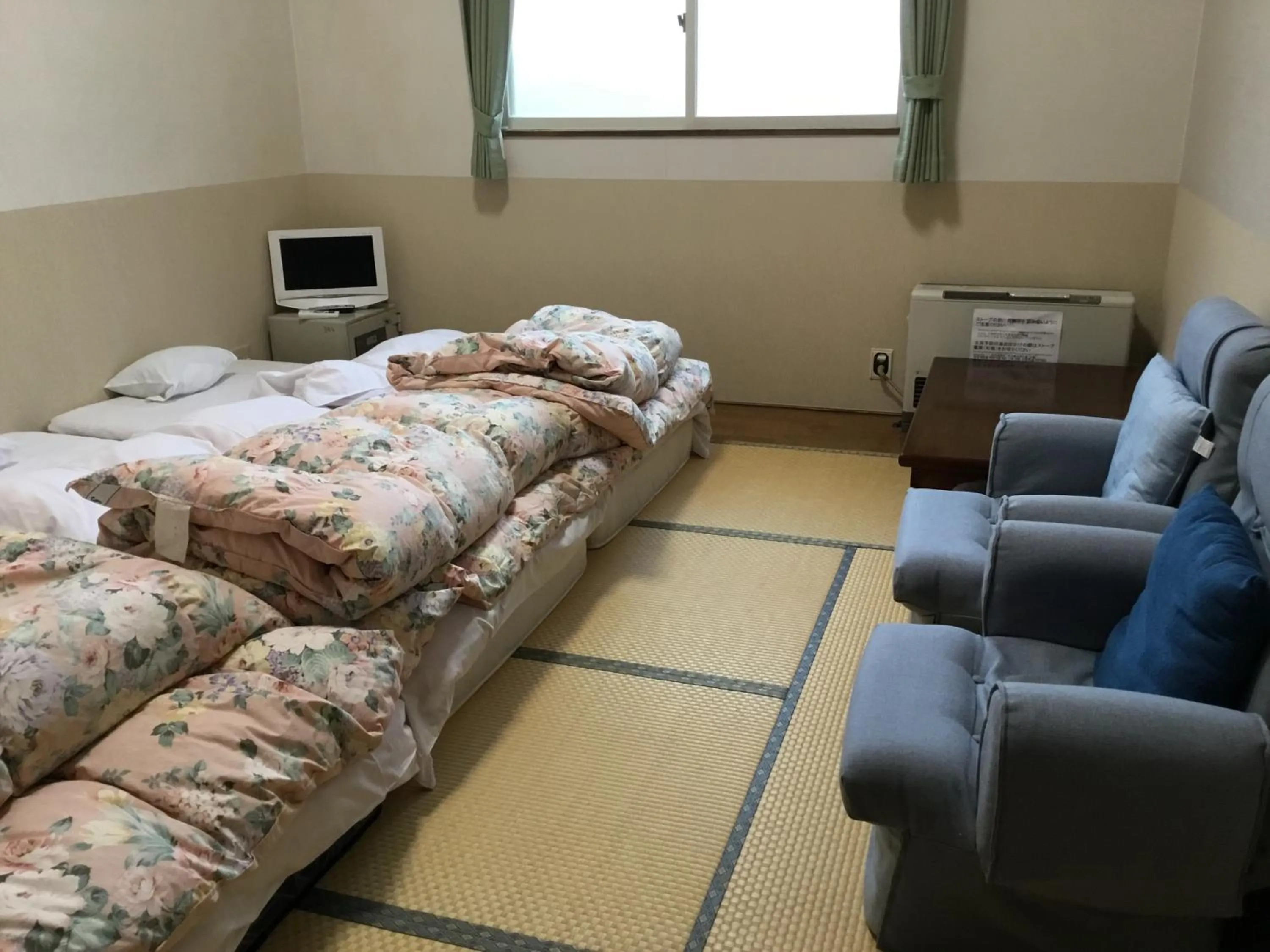 Lodge Christmas Rose Zao