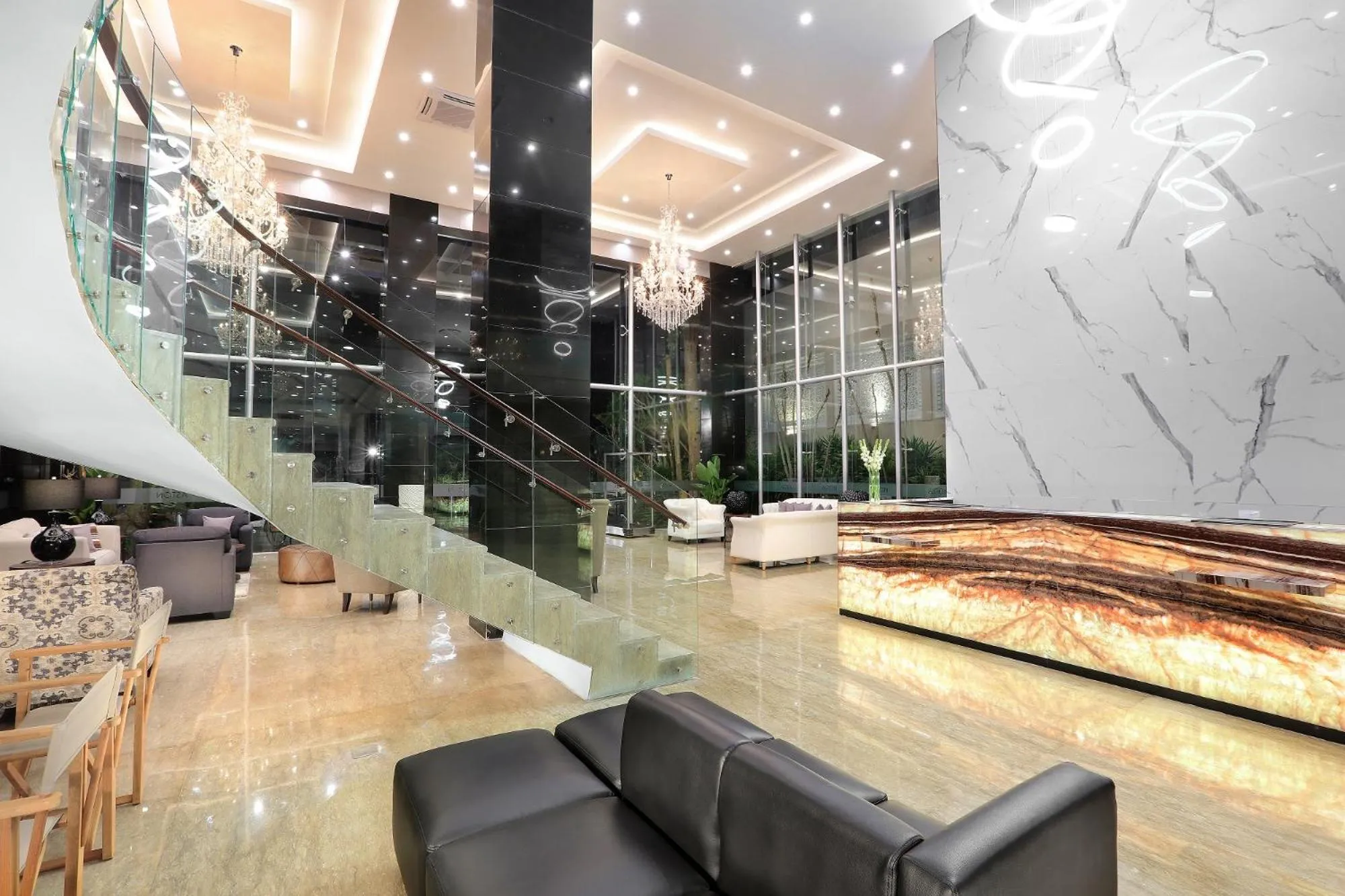 Lobby or reception in Aston Inn Batu